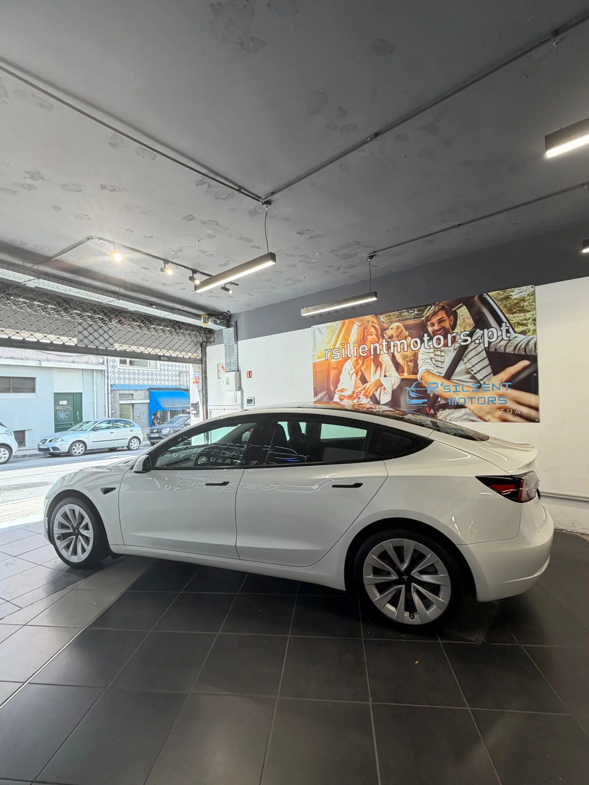 Tesla Model 3 Standard Range Plus RWD 10