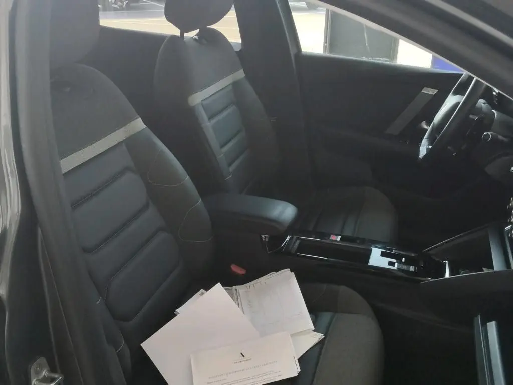 Citroen C4 PureTech 130 Stop&Start EAT8 SHINE 6