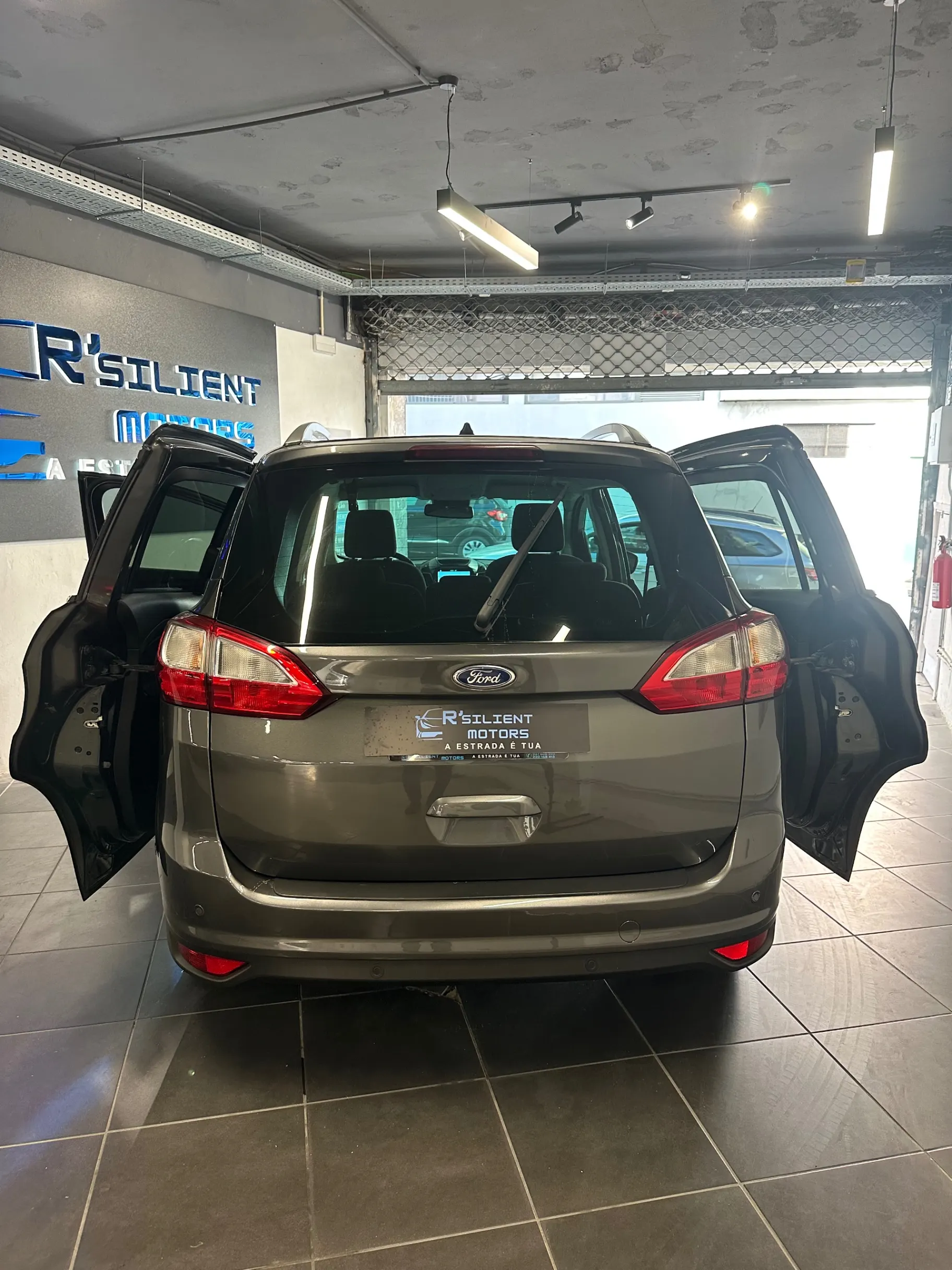 Ford Grand C-Max 1.5 TDCi Titanium S/S 6