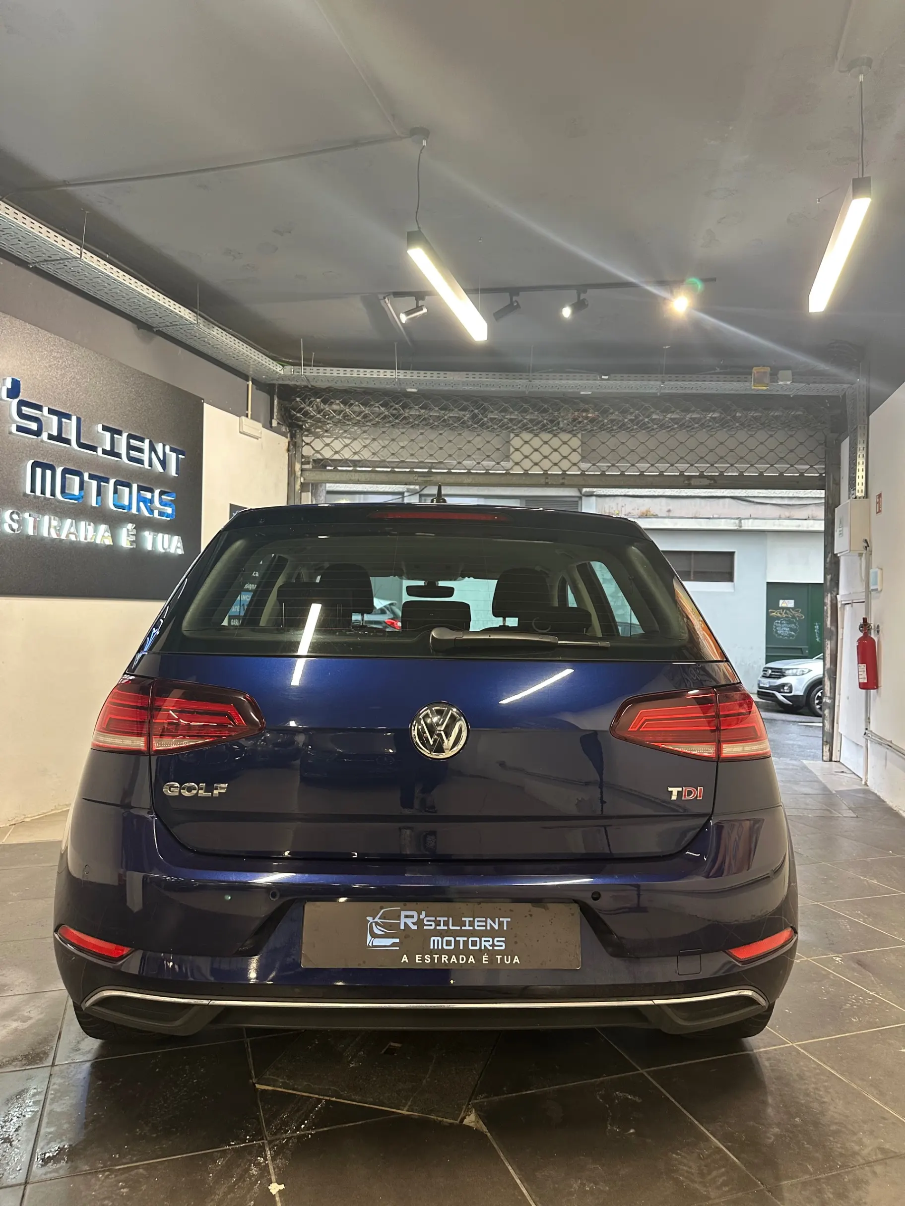 Volkswagen Golf 1.6 TDi BlueMotion Confortline 10