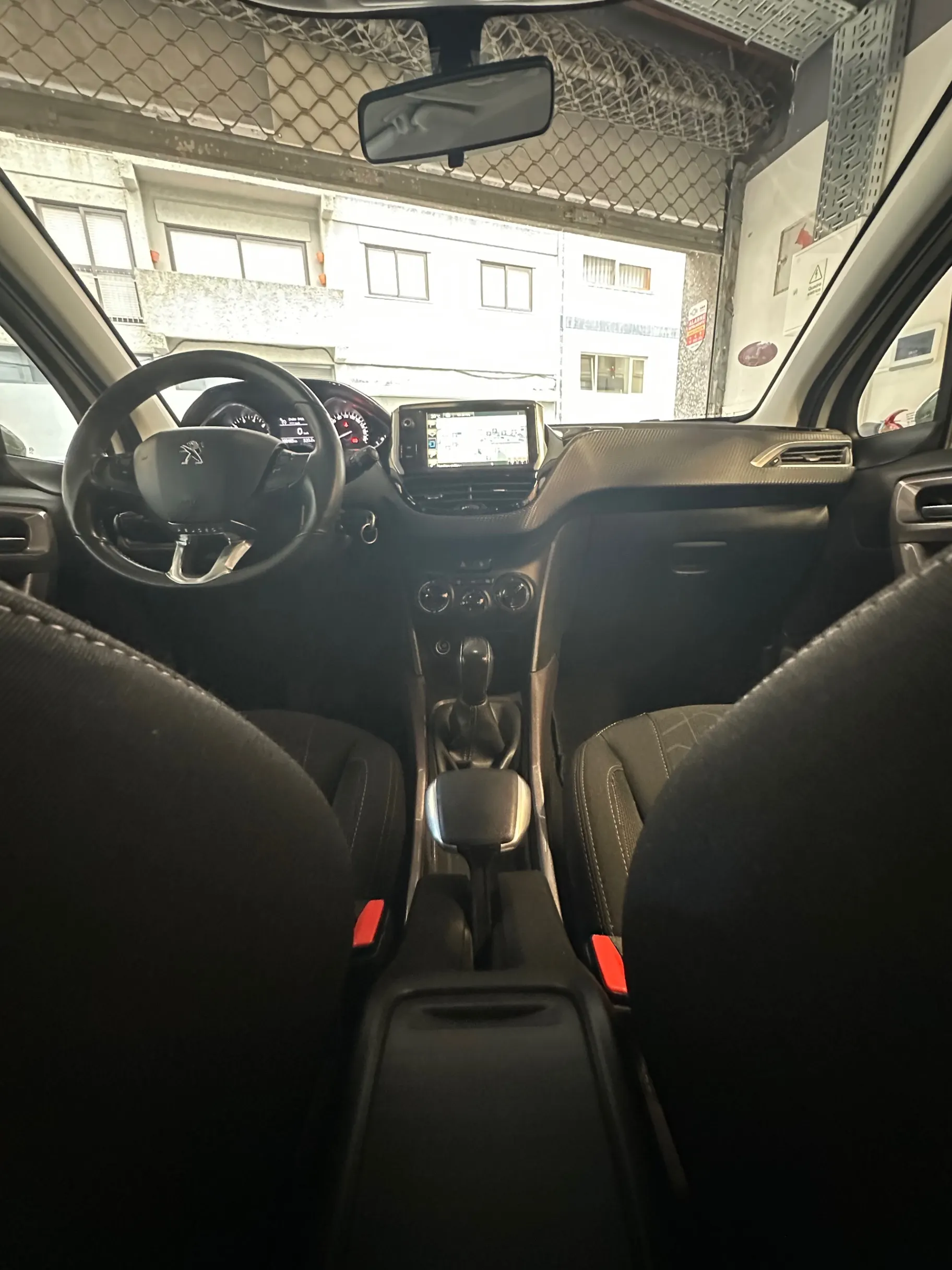 Peugeot 2008 1.2 PureTech Style 23