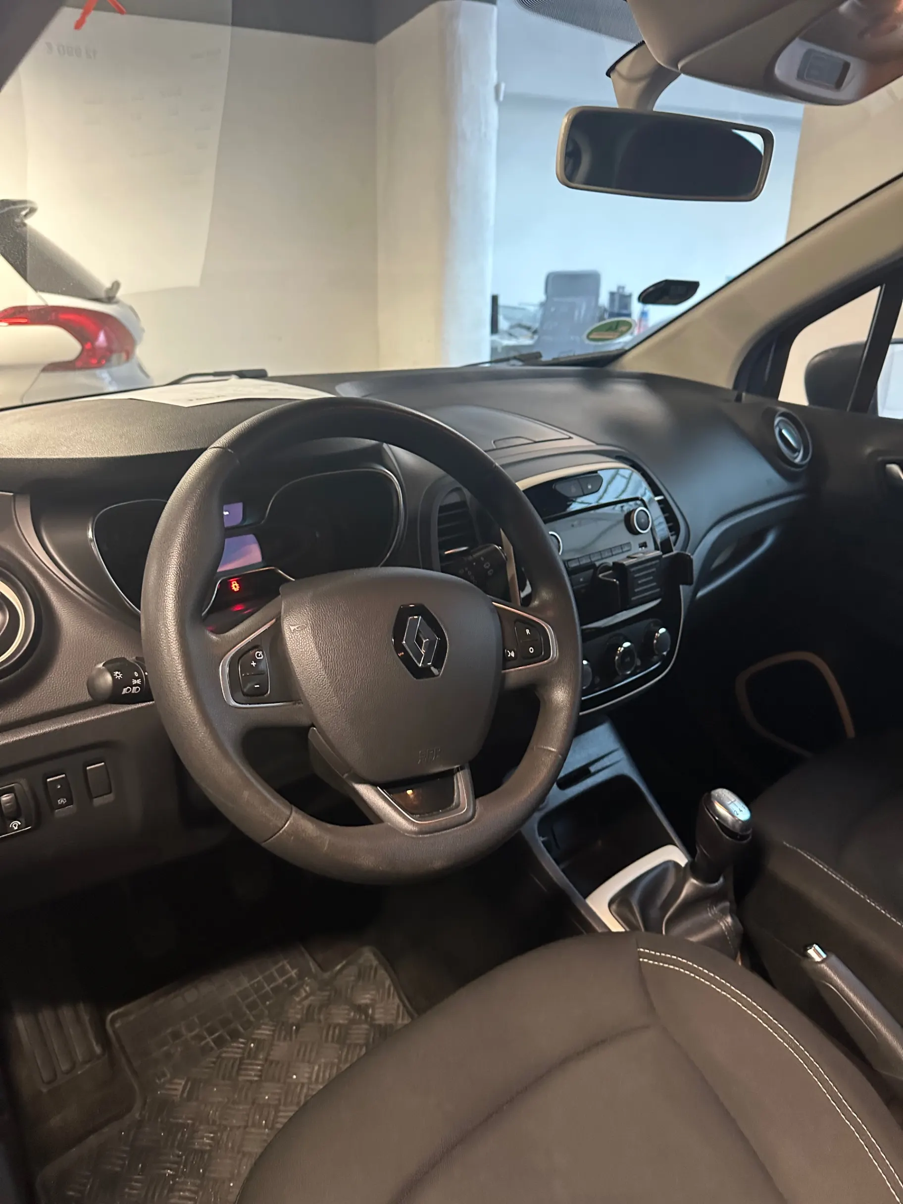 Renault Captur 1.0 TCe Zen 12