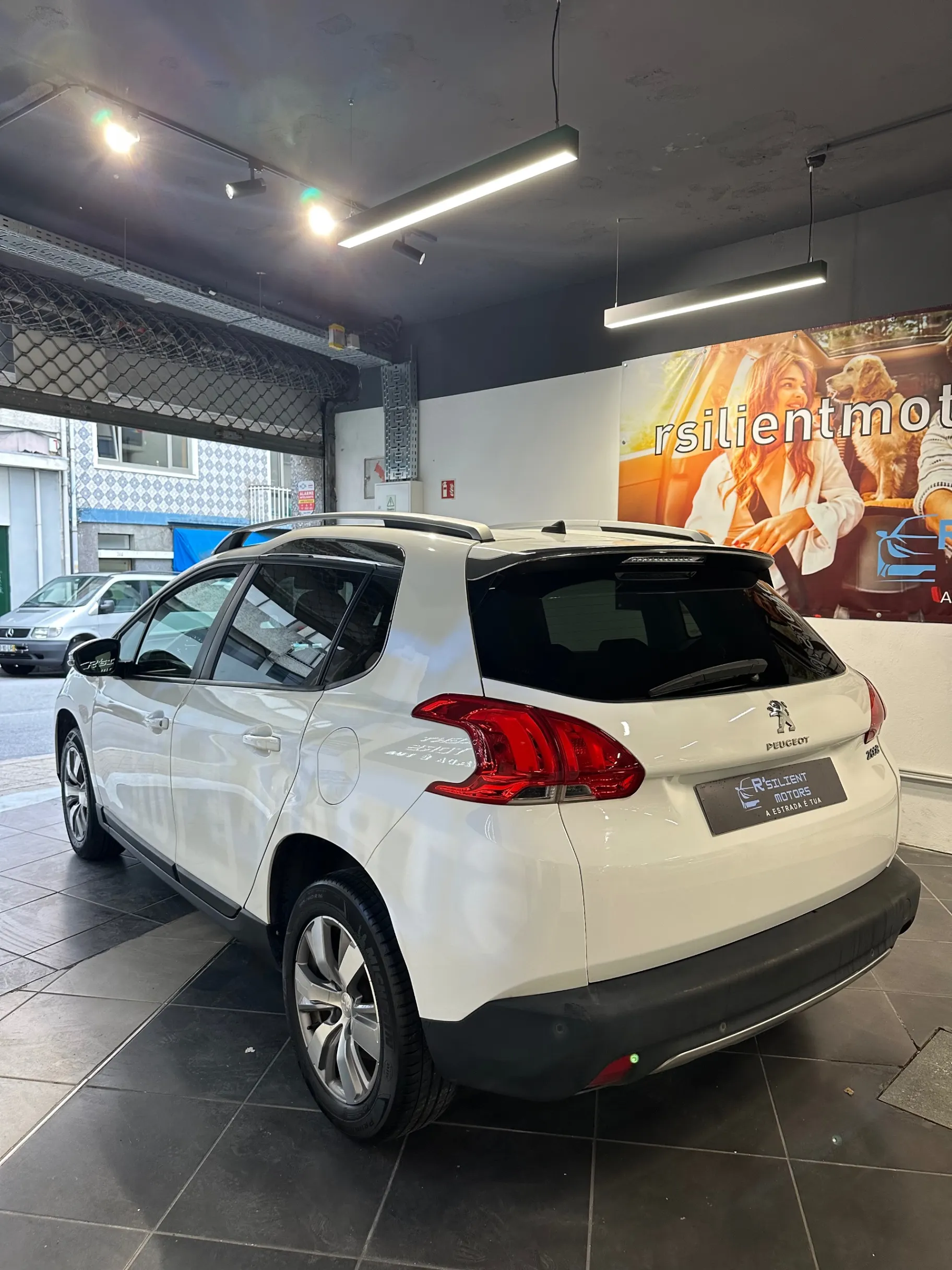 Peugeot 2008 1.2 PureTech Style 7