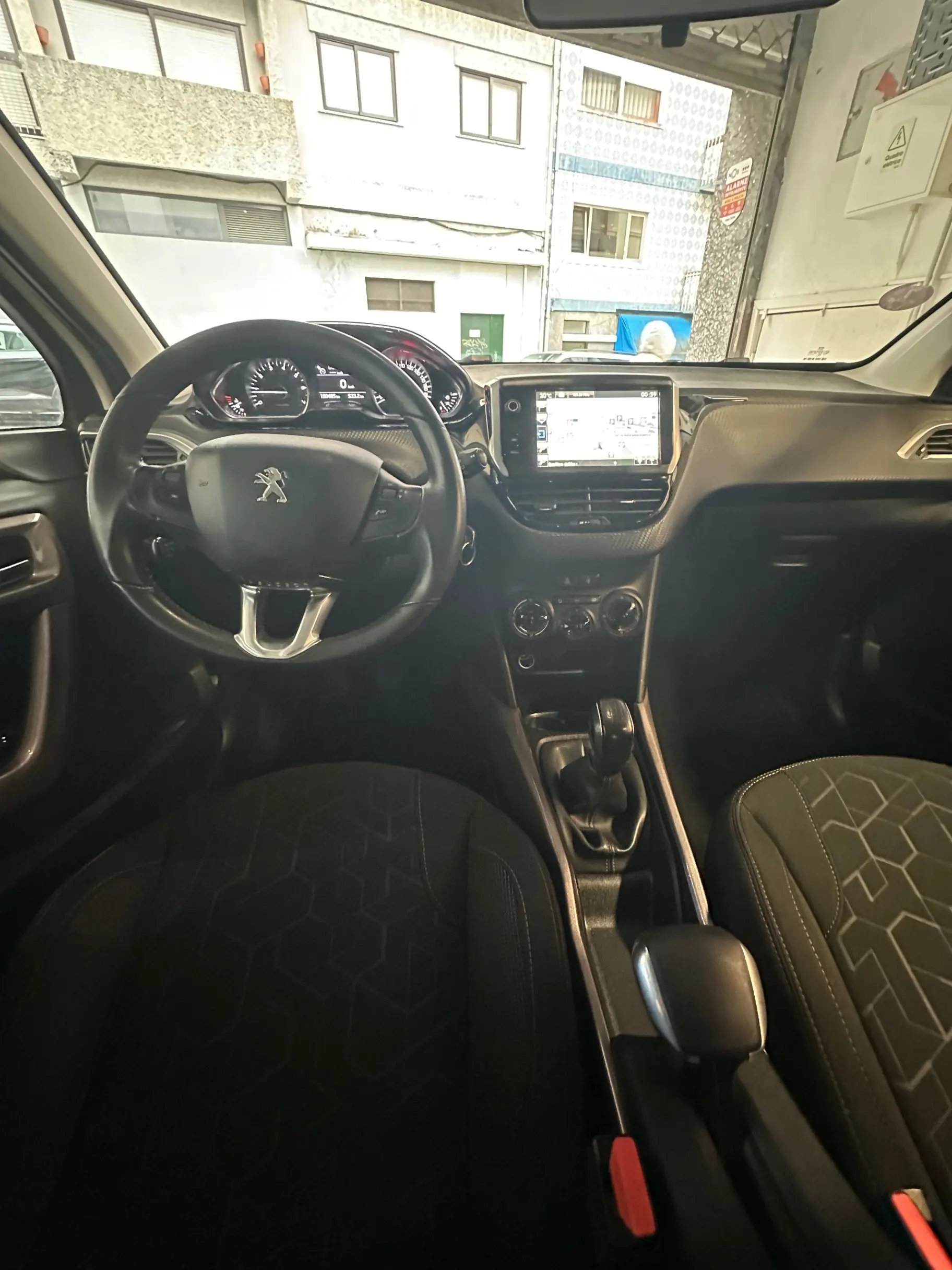 Peugeot 2008 1.2 PureTech Style 17