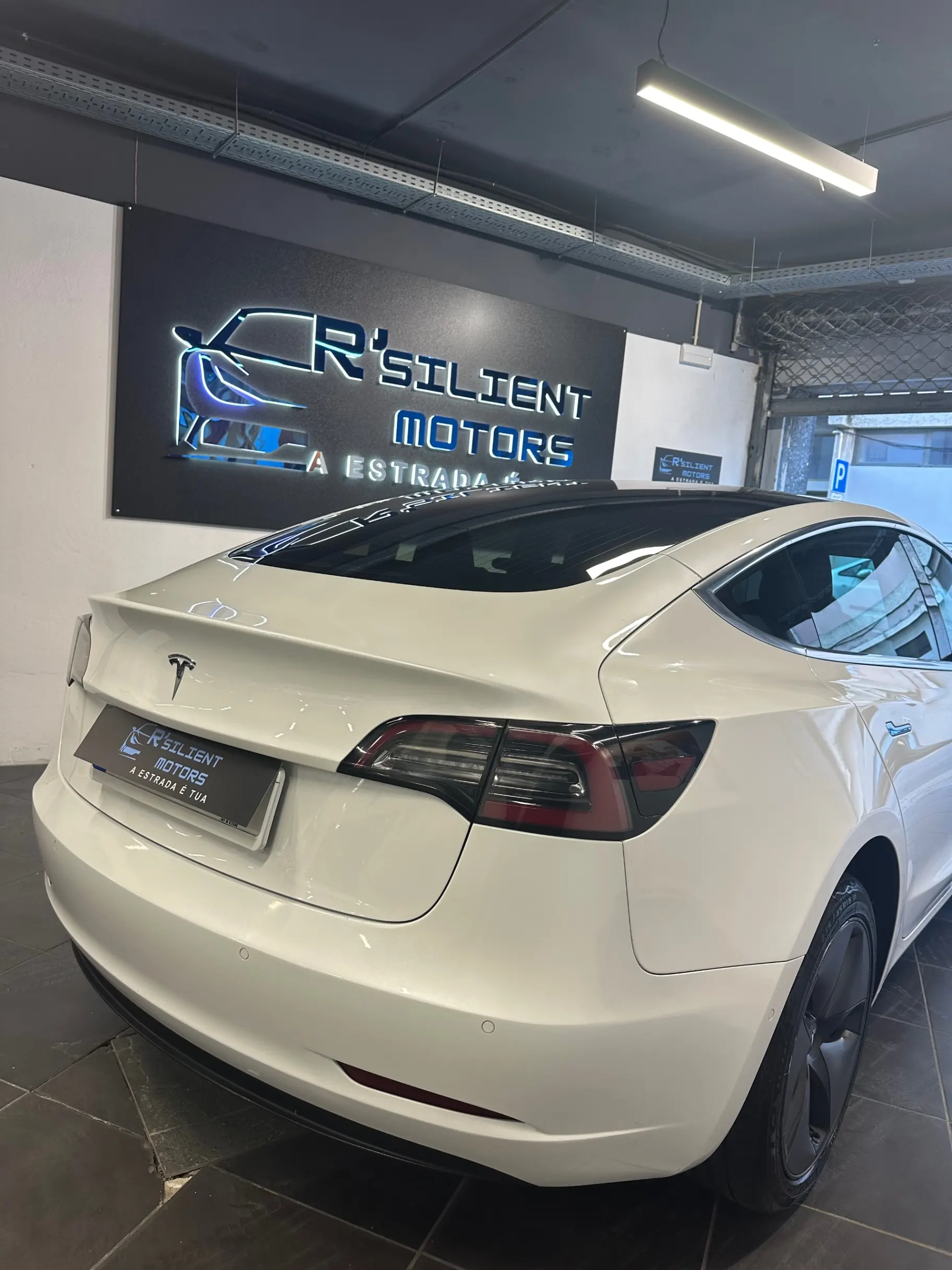 Tesla Model 3 Long Range Tração Traseira 9