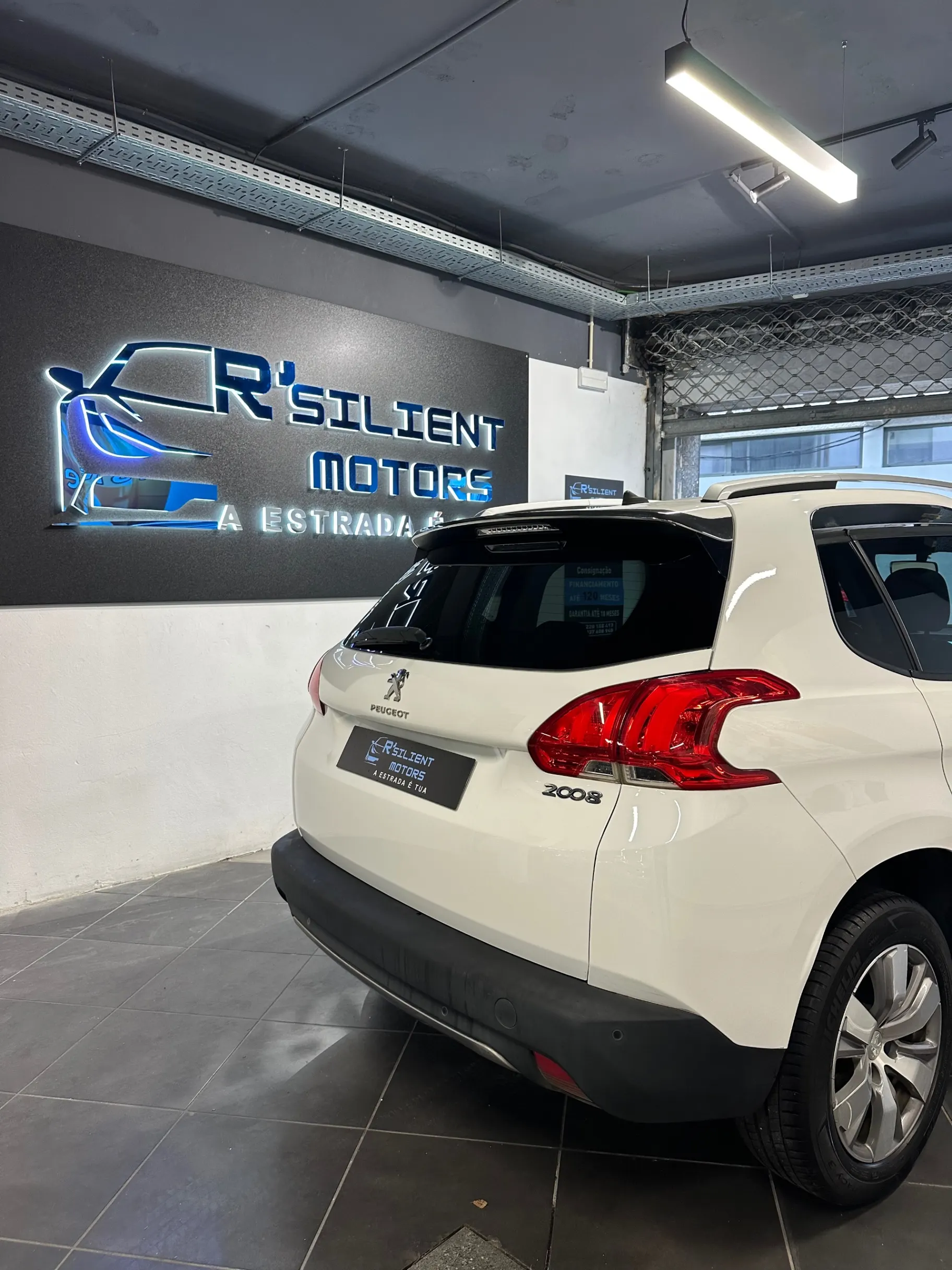 Peugeot 2008 1.2 PureTech Style 8
