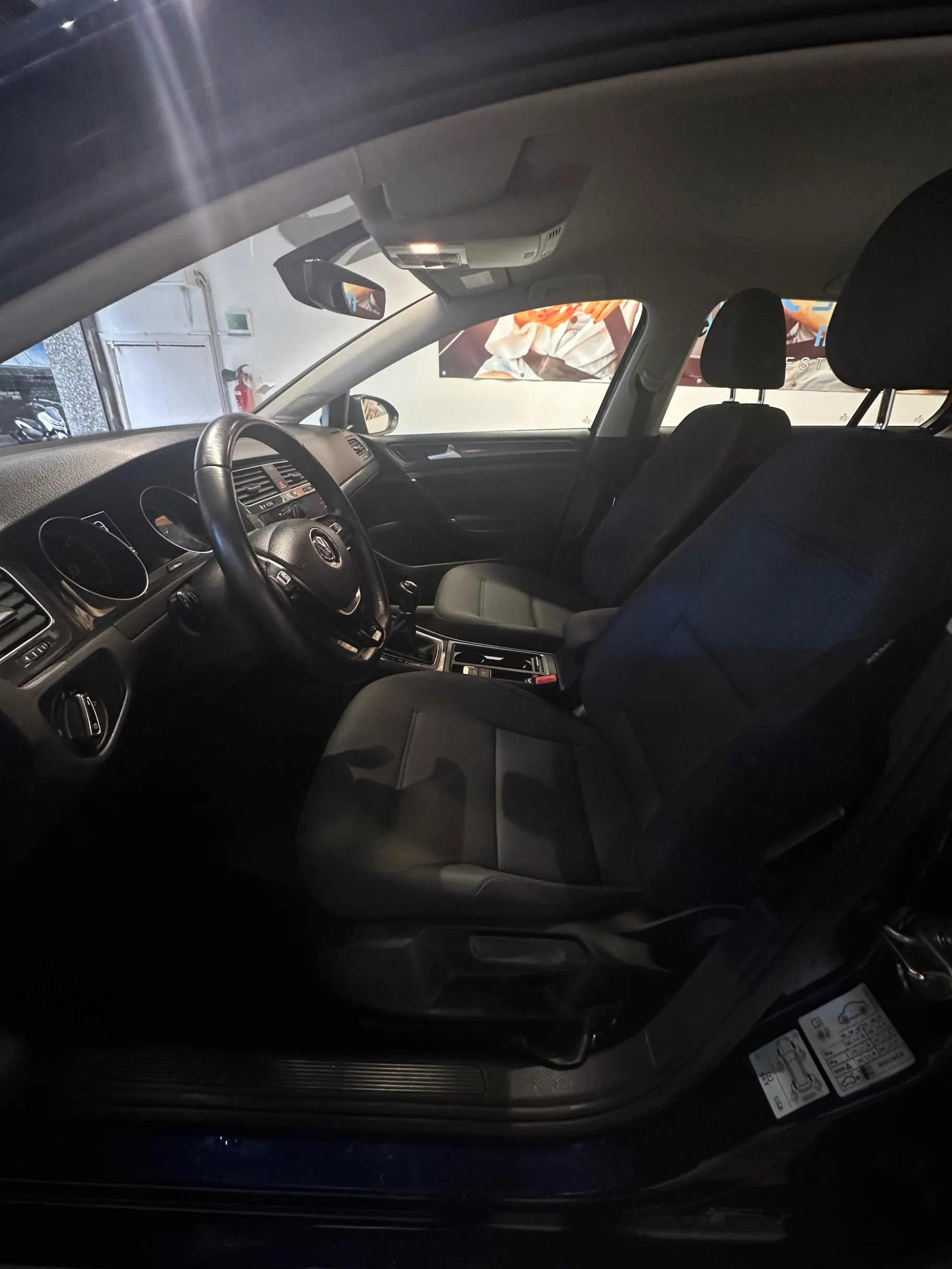 Volkswagen Golf 1.6 TDi BlueMotion Confortline 15