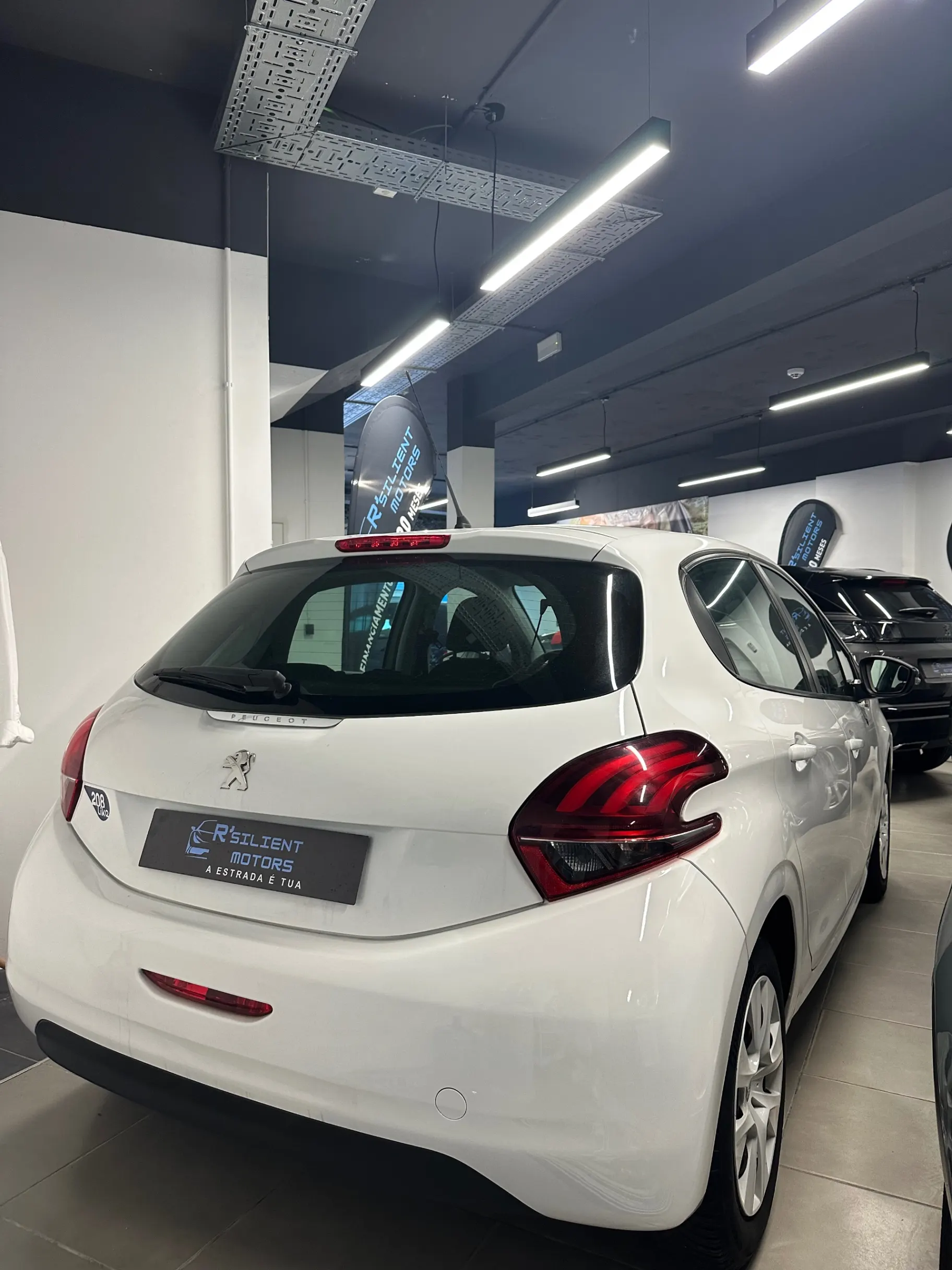 Peugeot 208 1.0 VTi Access 4