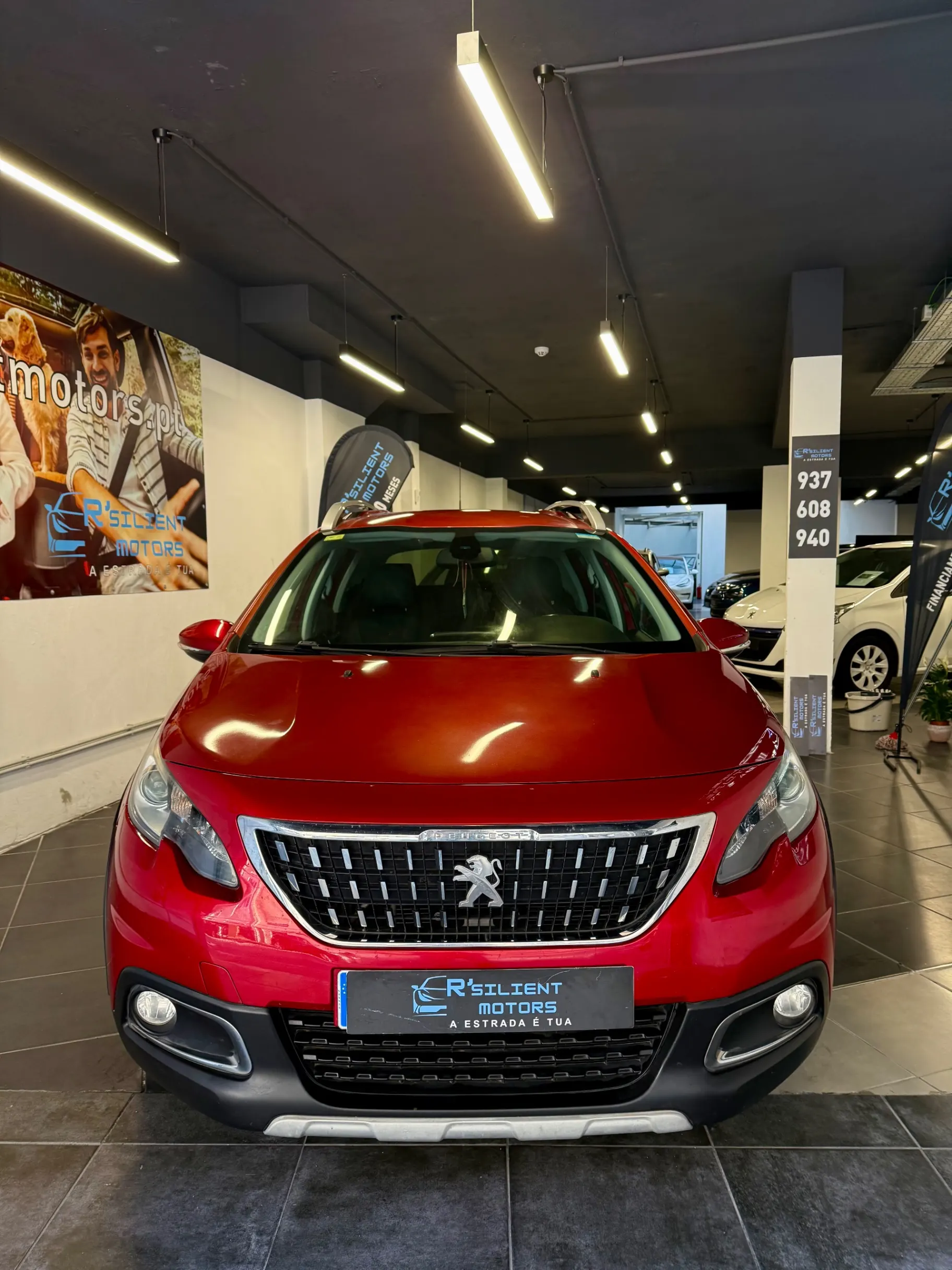 Peugeot 2008 1.2 PureTech Allure 4