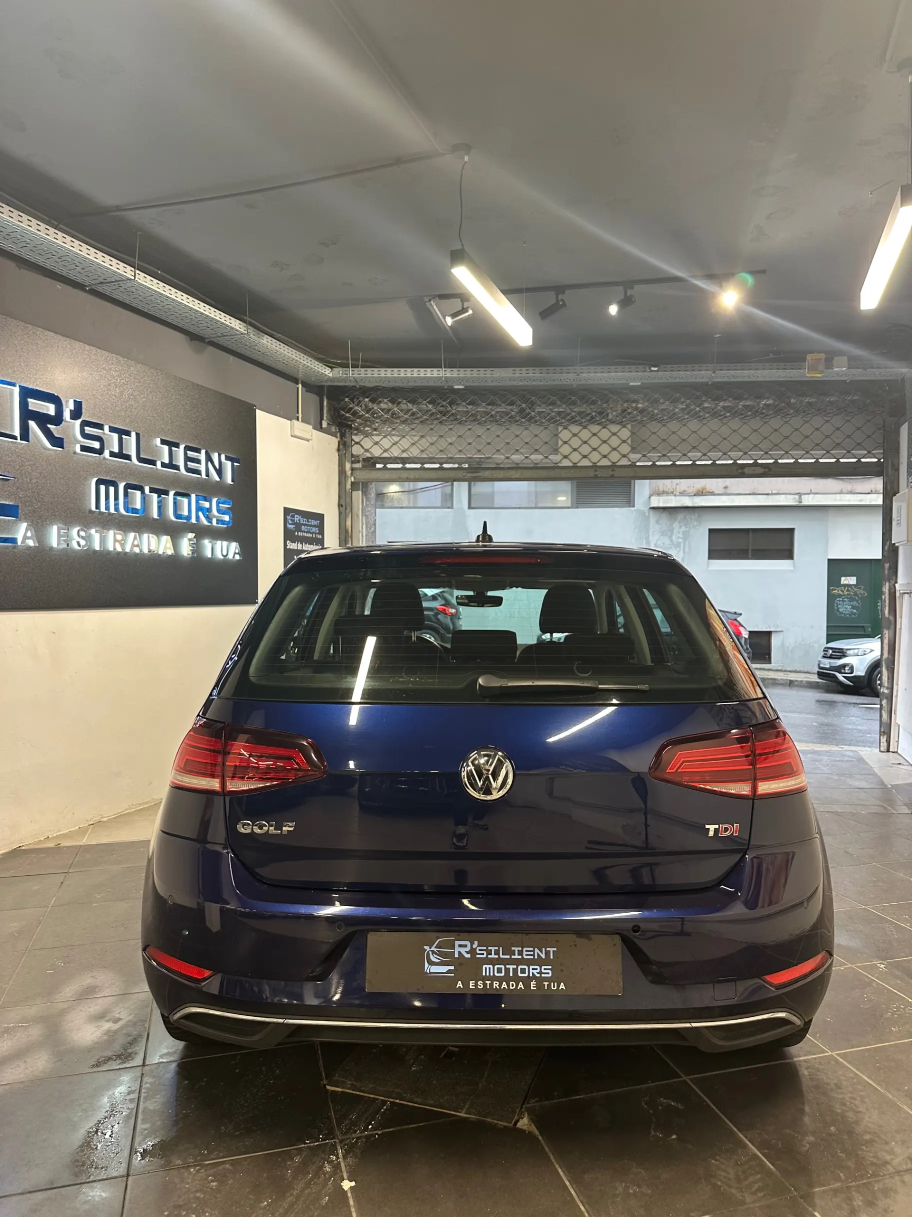 Volkswagen Golf 1.6 TDi BlueMotion Confortline 12