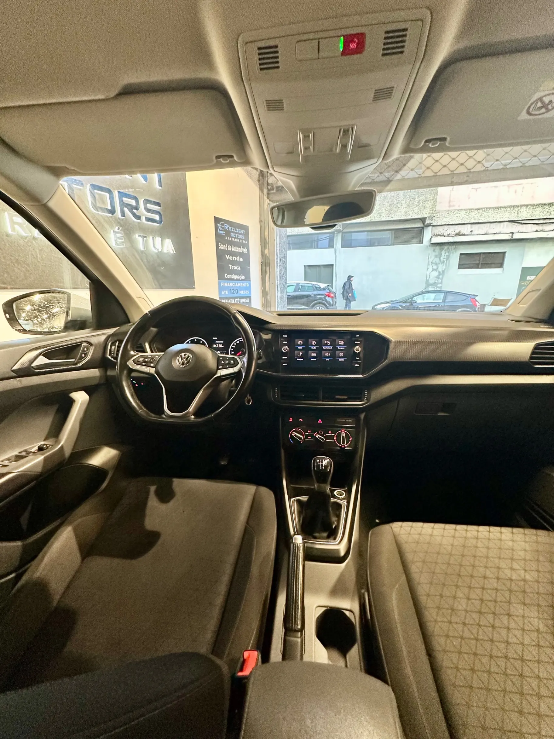 Volkswagen T-Cross 1.0 TSI Life 29