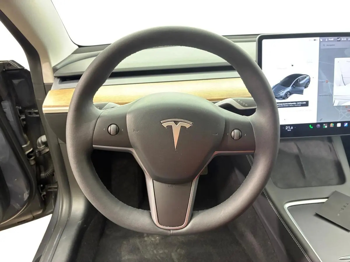 Tesla Model 3 Standard Range Plus RWD 11