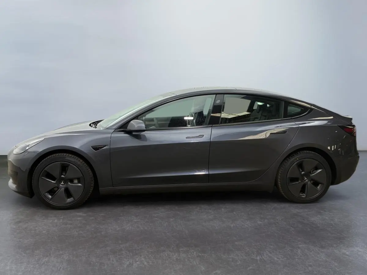 Tesla Model 3 Standard Range Plus RWD 4