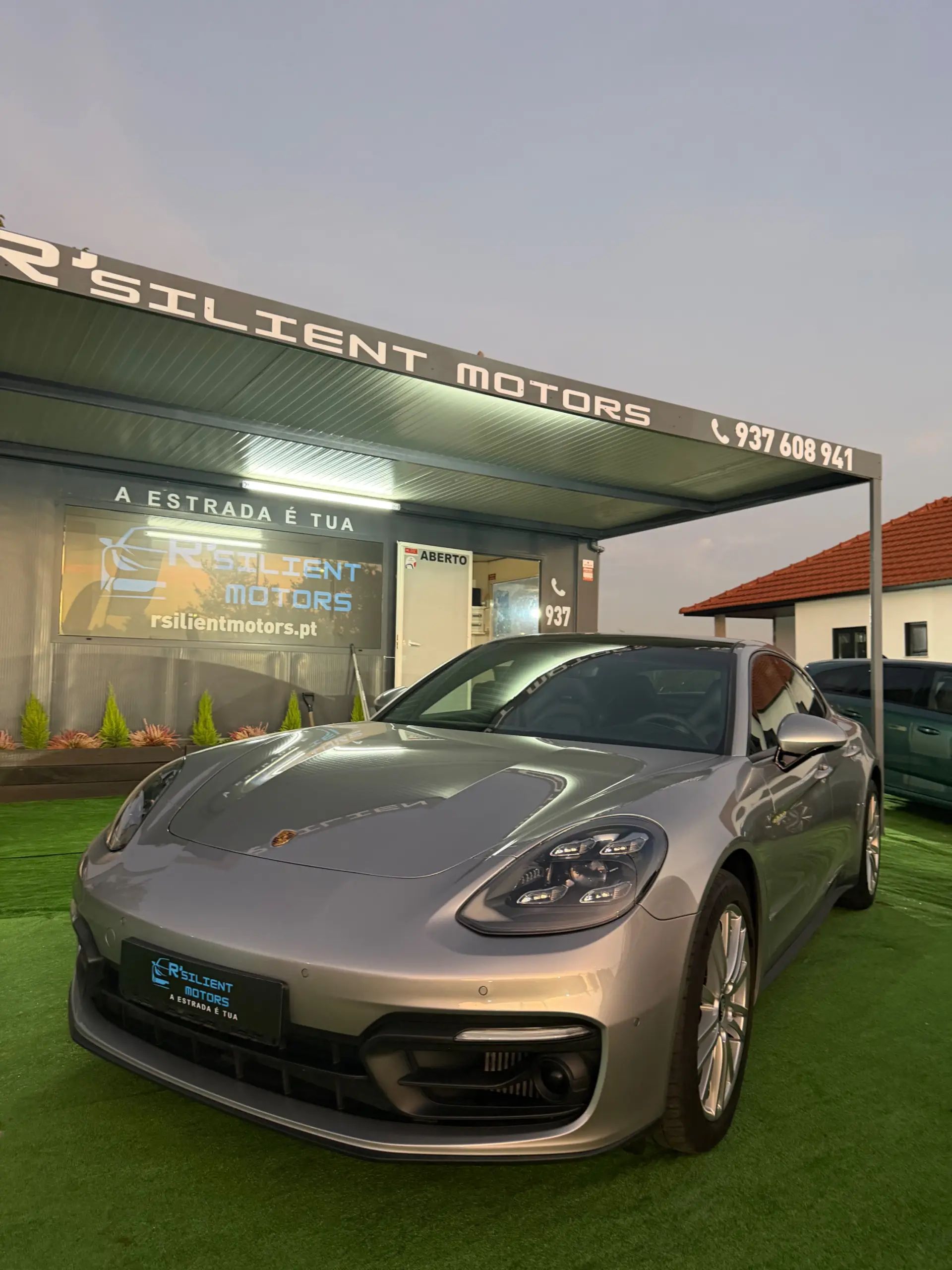 Porsche Panamera 4 E-Hybrid 2