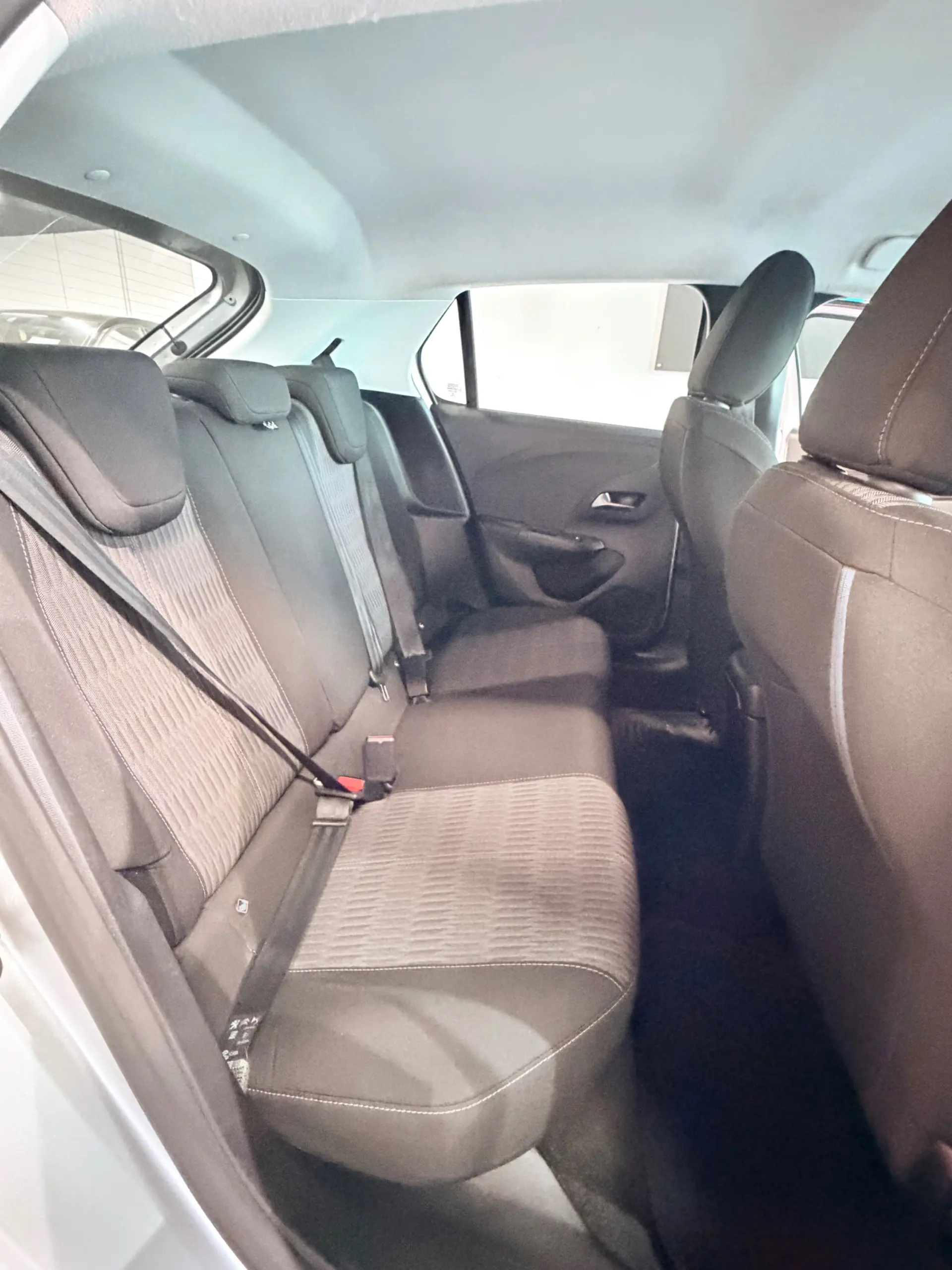 Opel Corsa 1.5 D Elegance 17