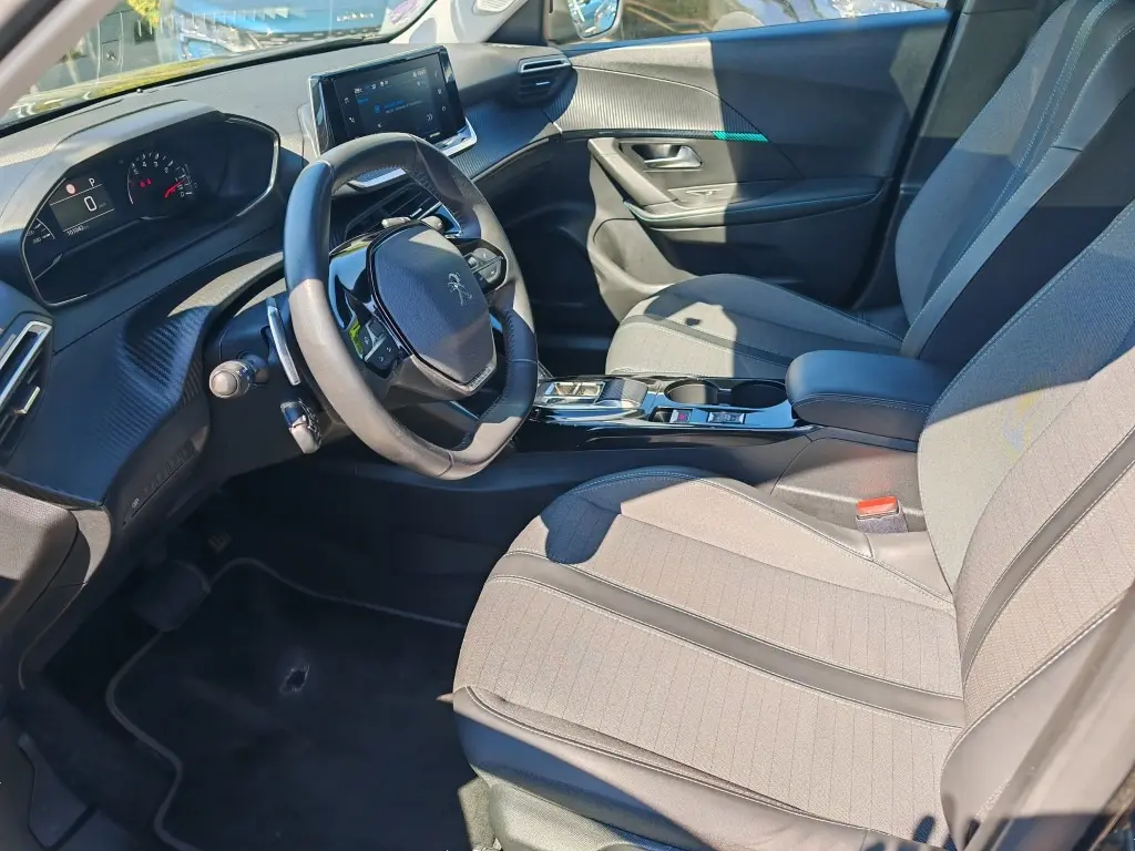 Peugeot 2008 PureTech 130 Allure Pack 4