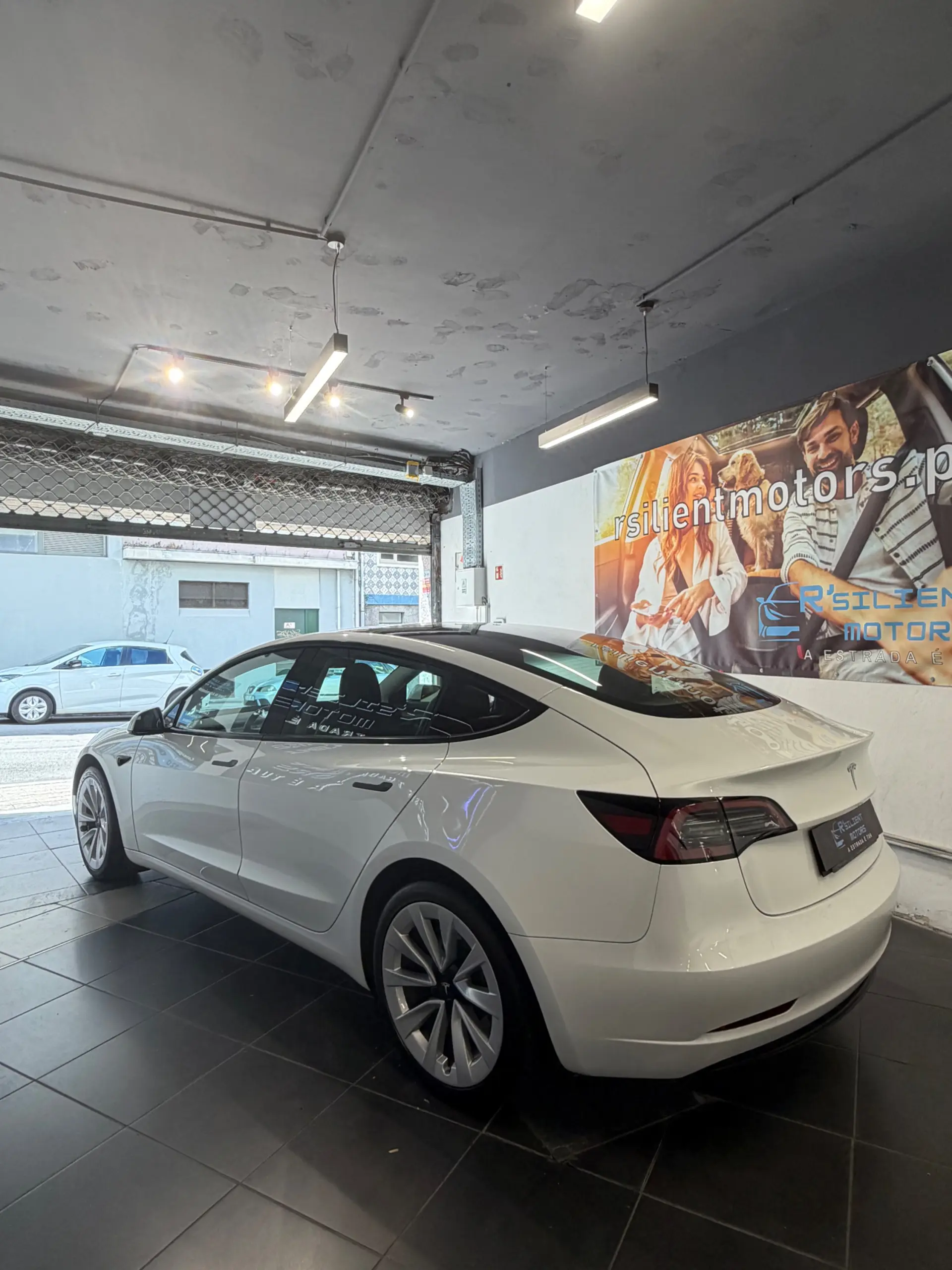 Tesla Model 3 Standard Range Plus RWD 9