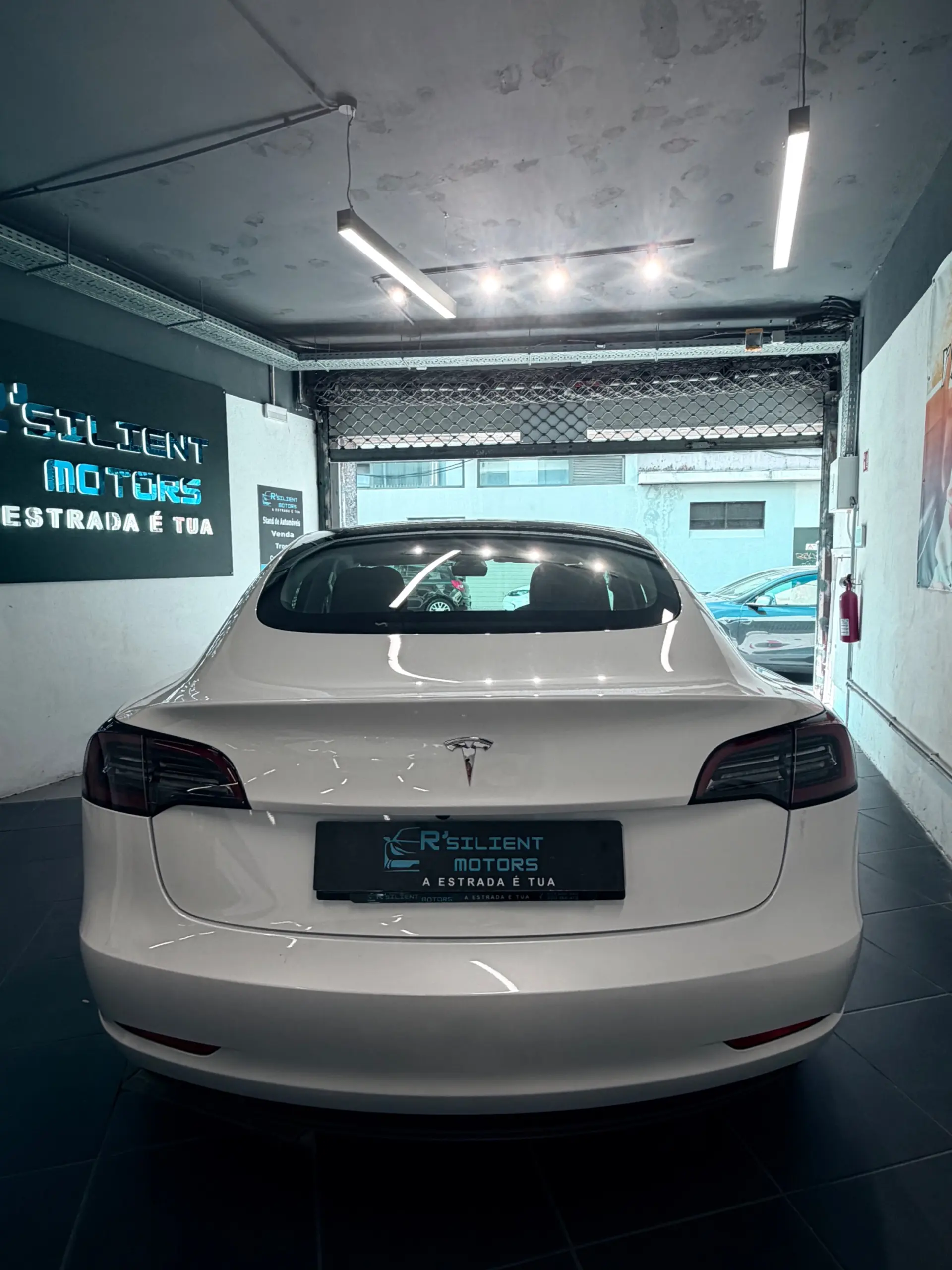 Tesla Model 3 Standard Range Plus RWD 7