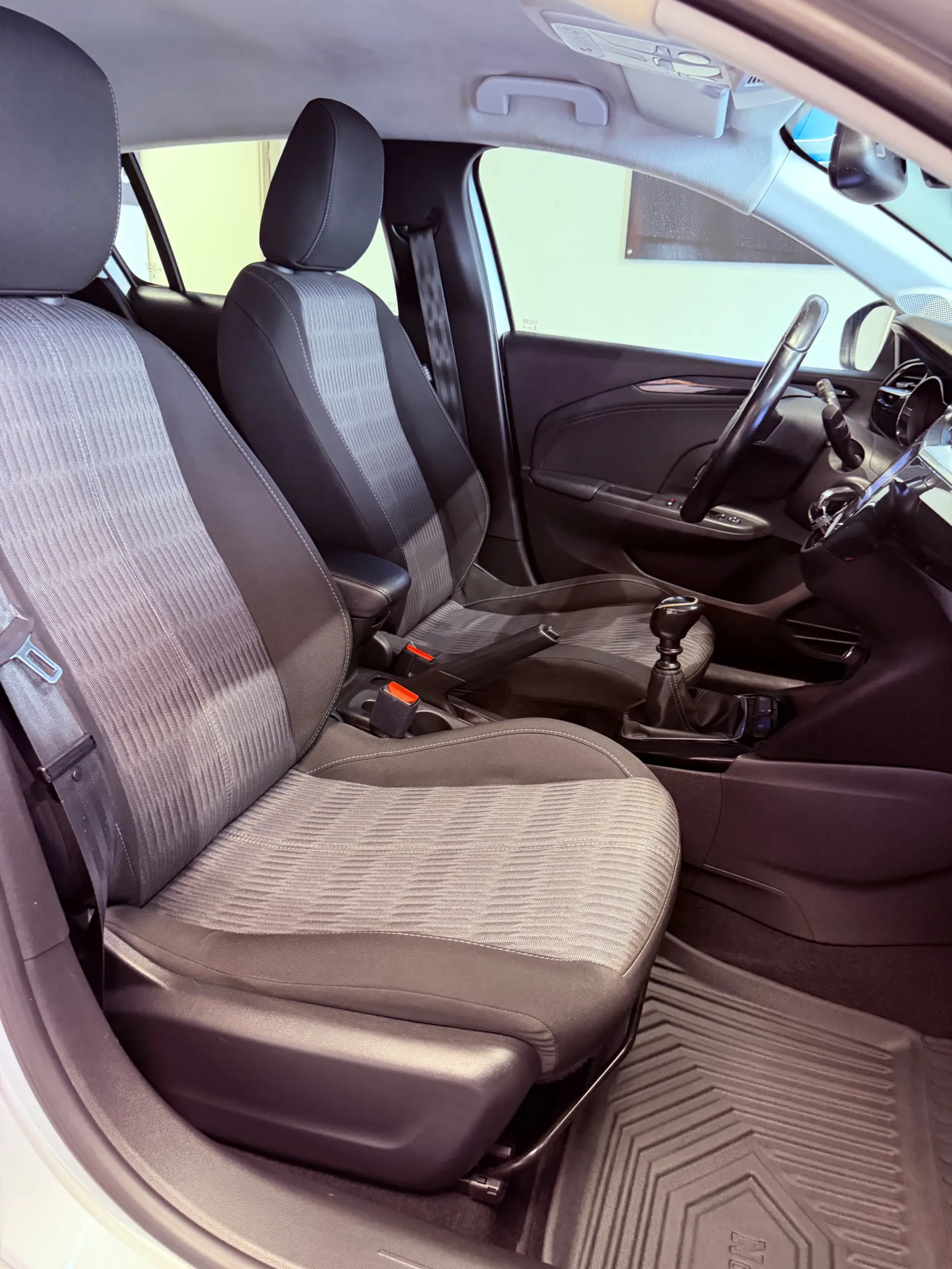 Opel Corsa 1.5 D Elegance 12