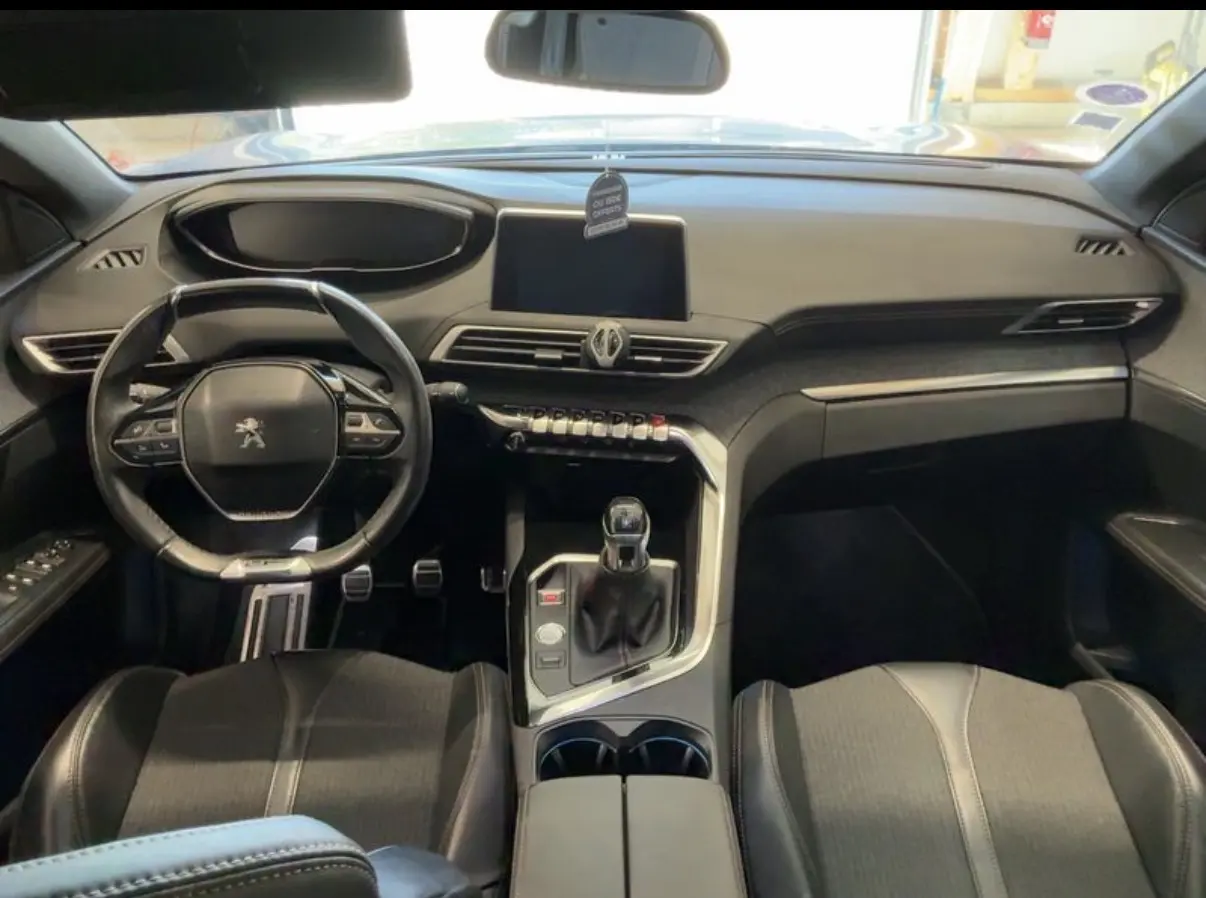 Peugeot 3008 1.2 PureTech GT Line 8