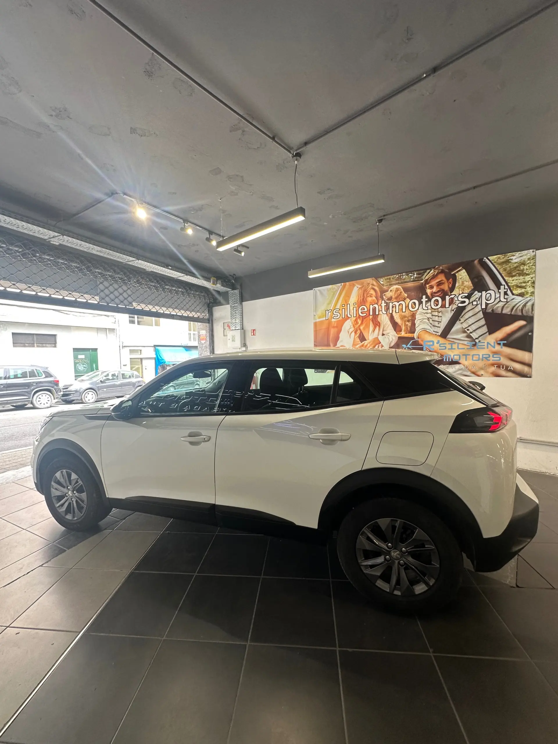 Peugeot 2008 1.2 PureTech Active Pack EAT8 10