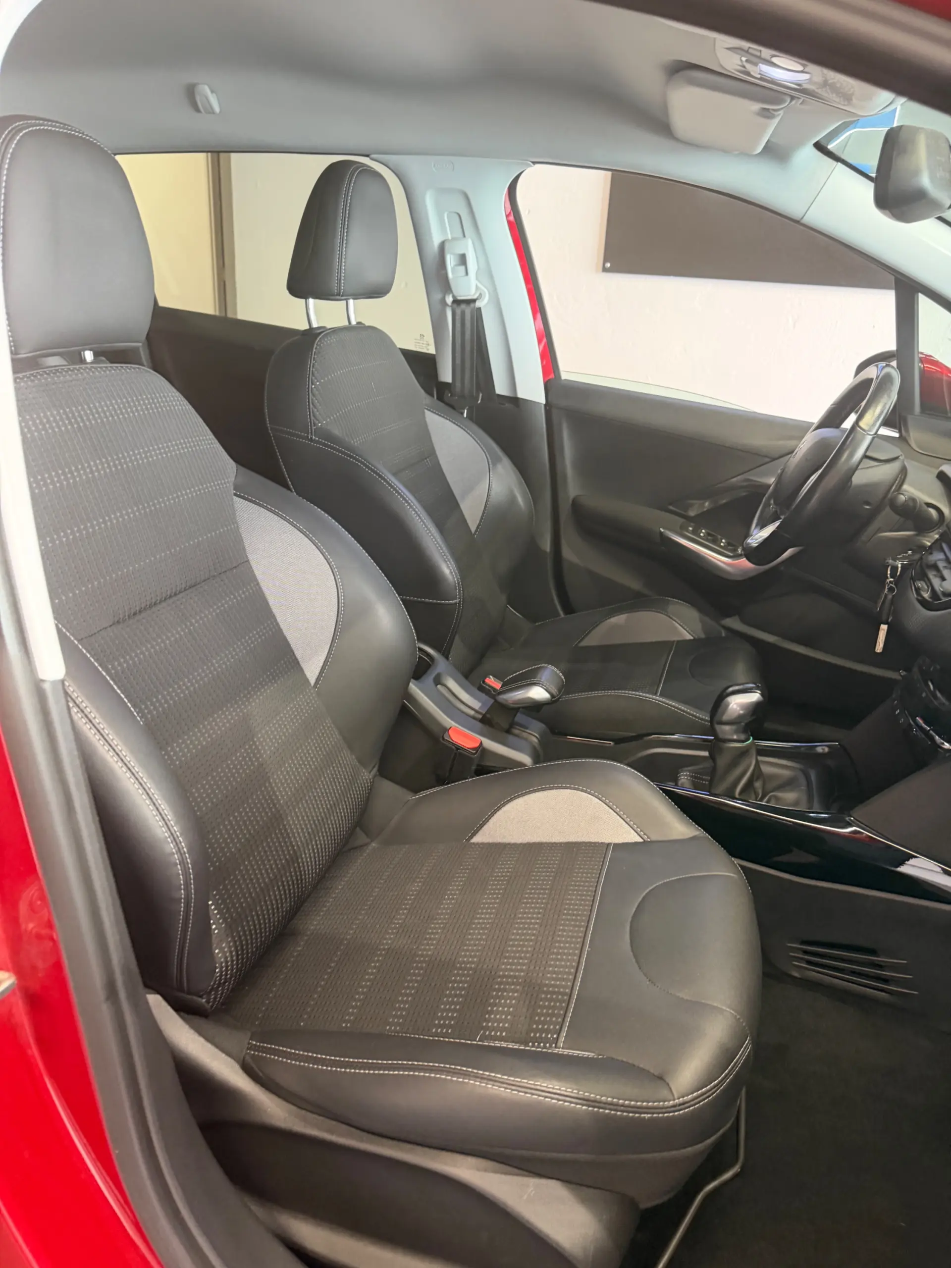 Peugeot 2008 1.2 PureTech Style 9