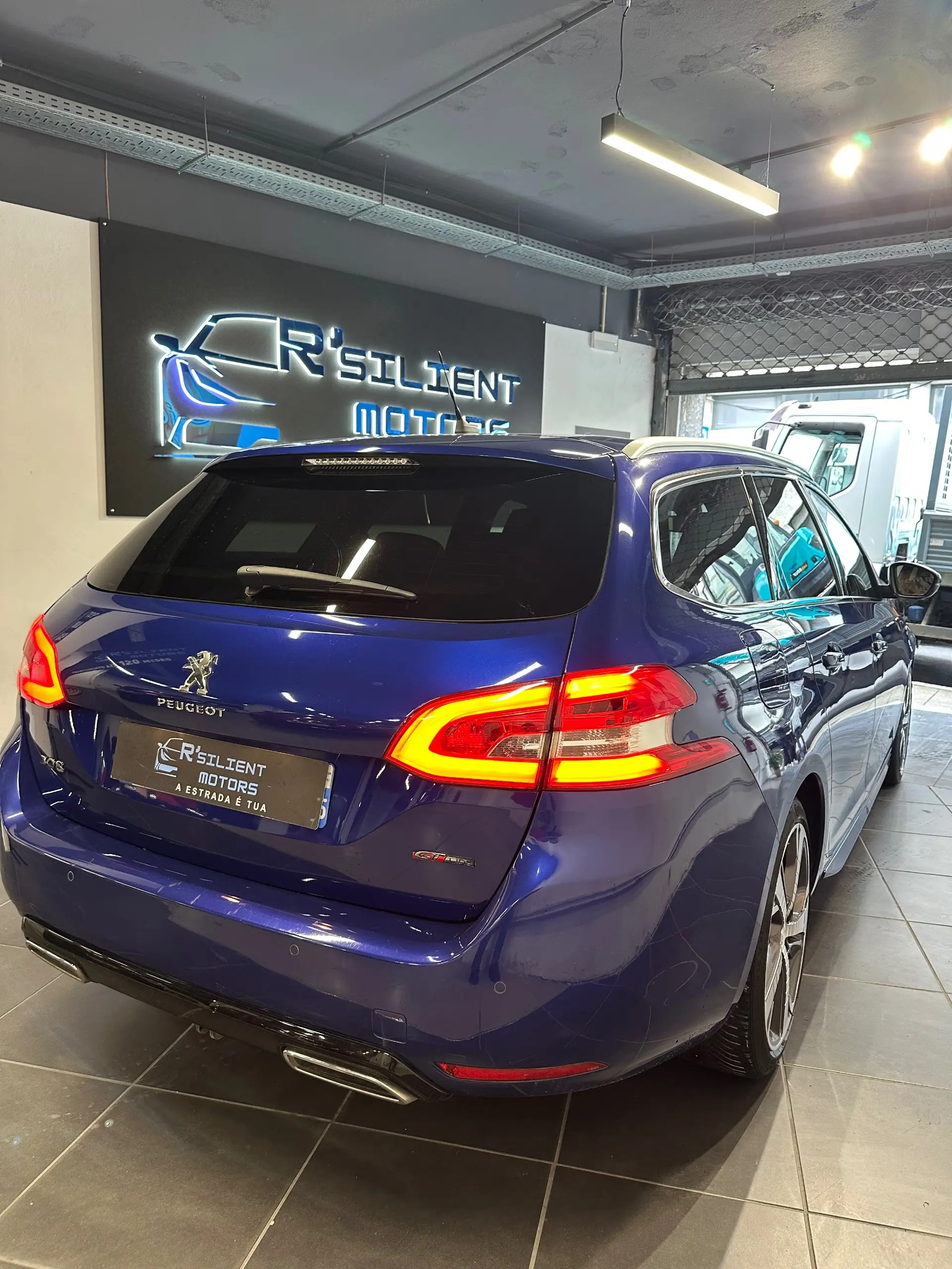 Peugeot 308 SW 1.5 BlueHDi GT EAT8 9