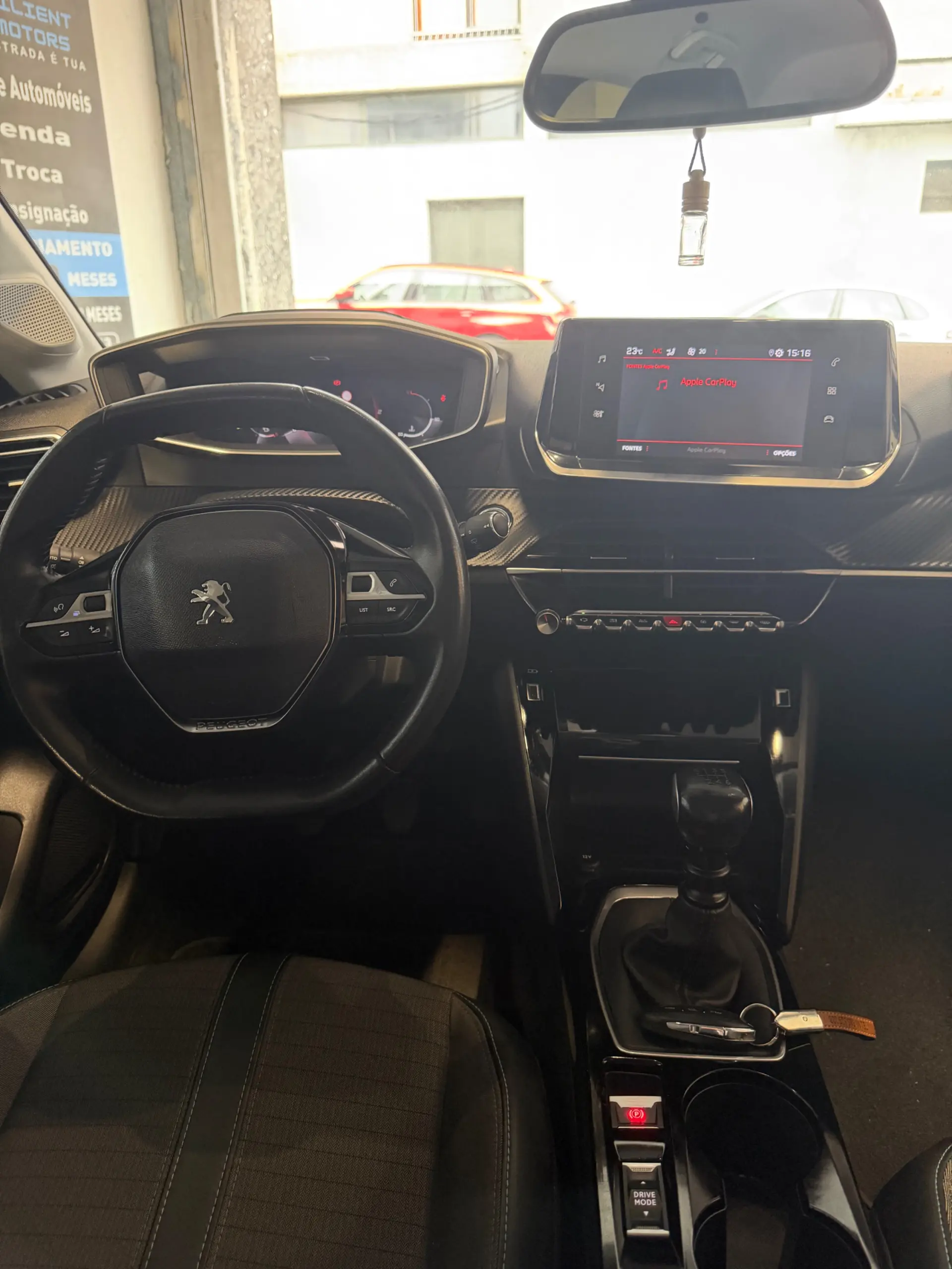 Peugeot 208 1.2 PureTech Allure Pack 17