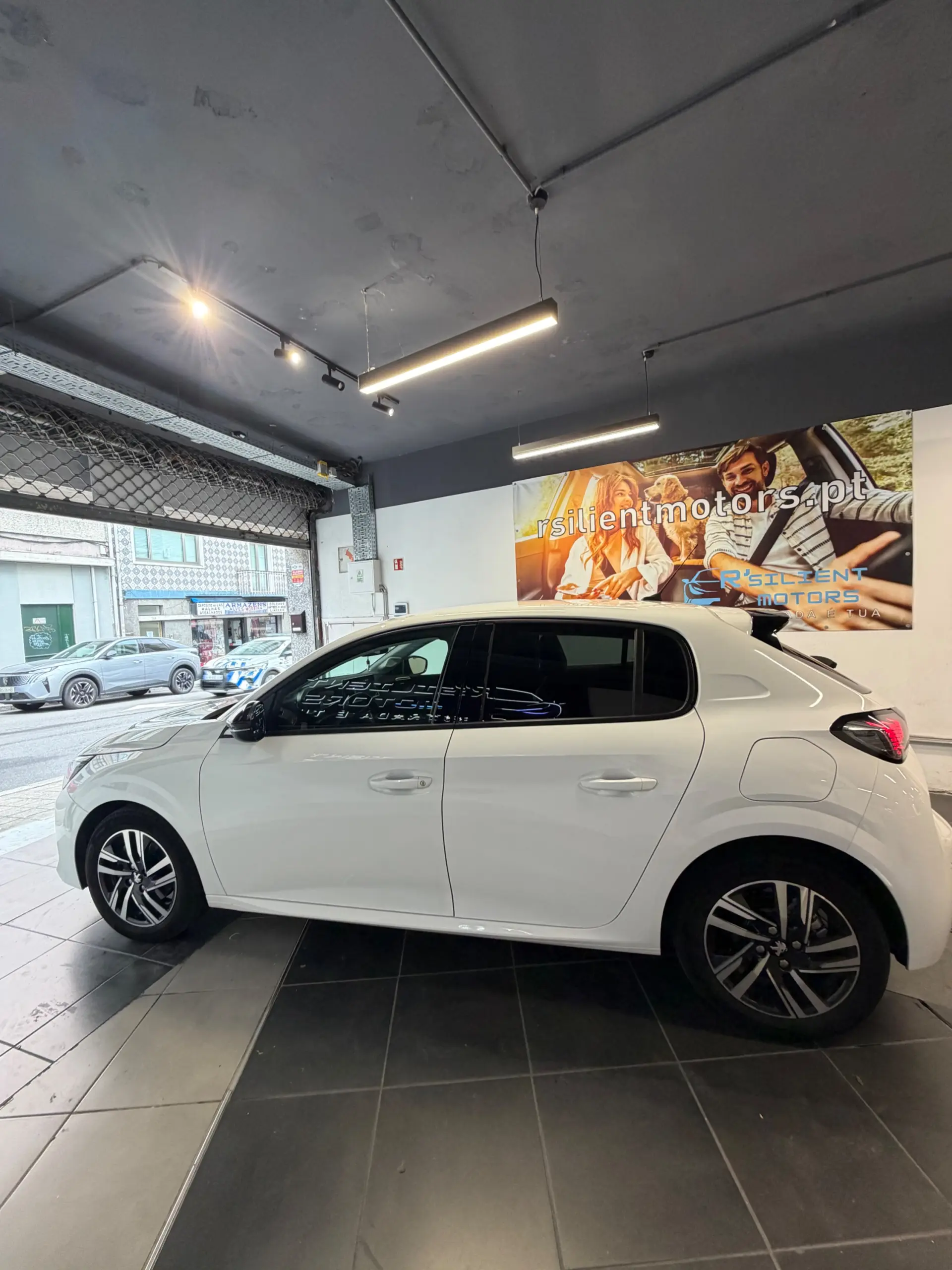 Peugeot 208 1.2 PureTech Allure Pack 9