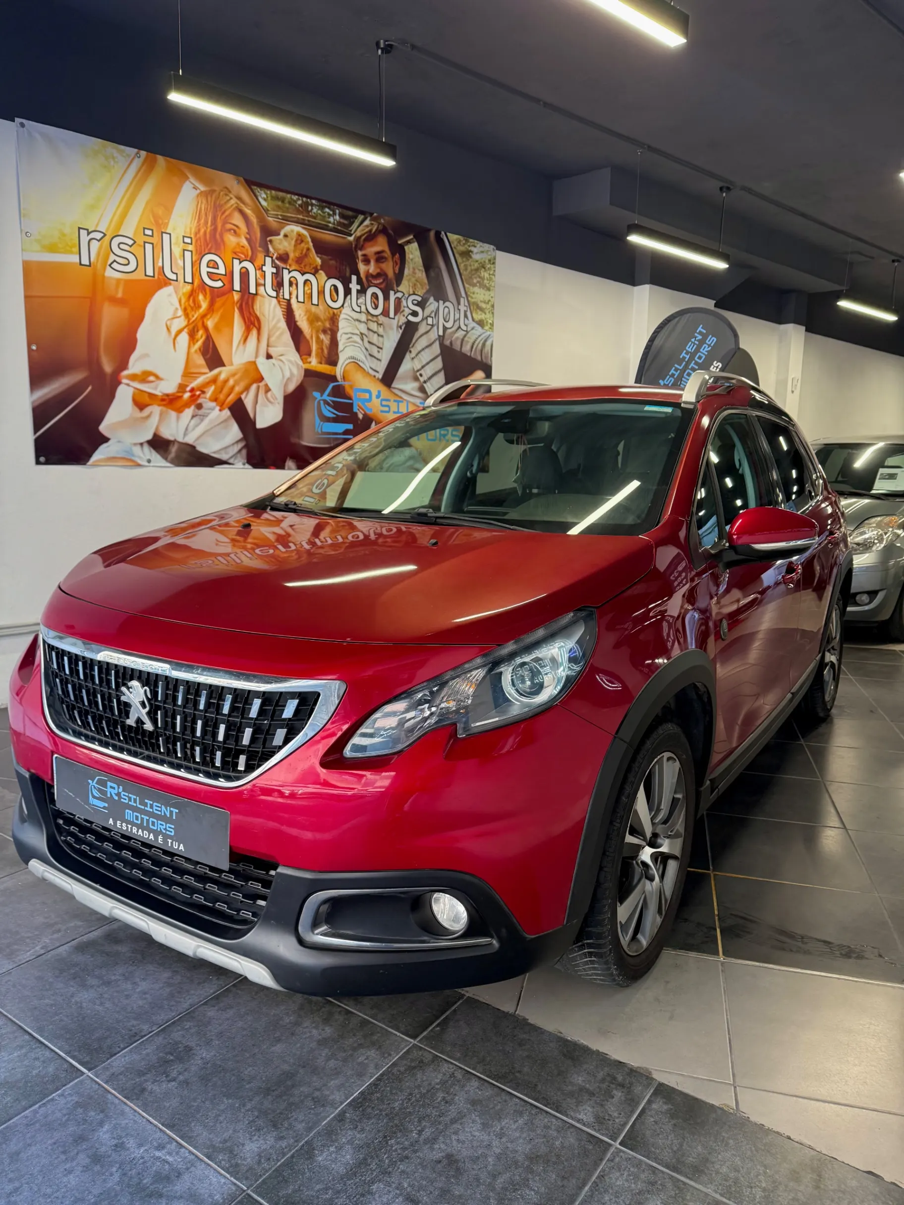 Peugeot 2008 1.2 PureTech Allure 6