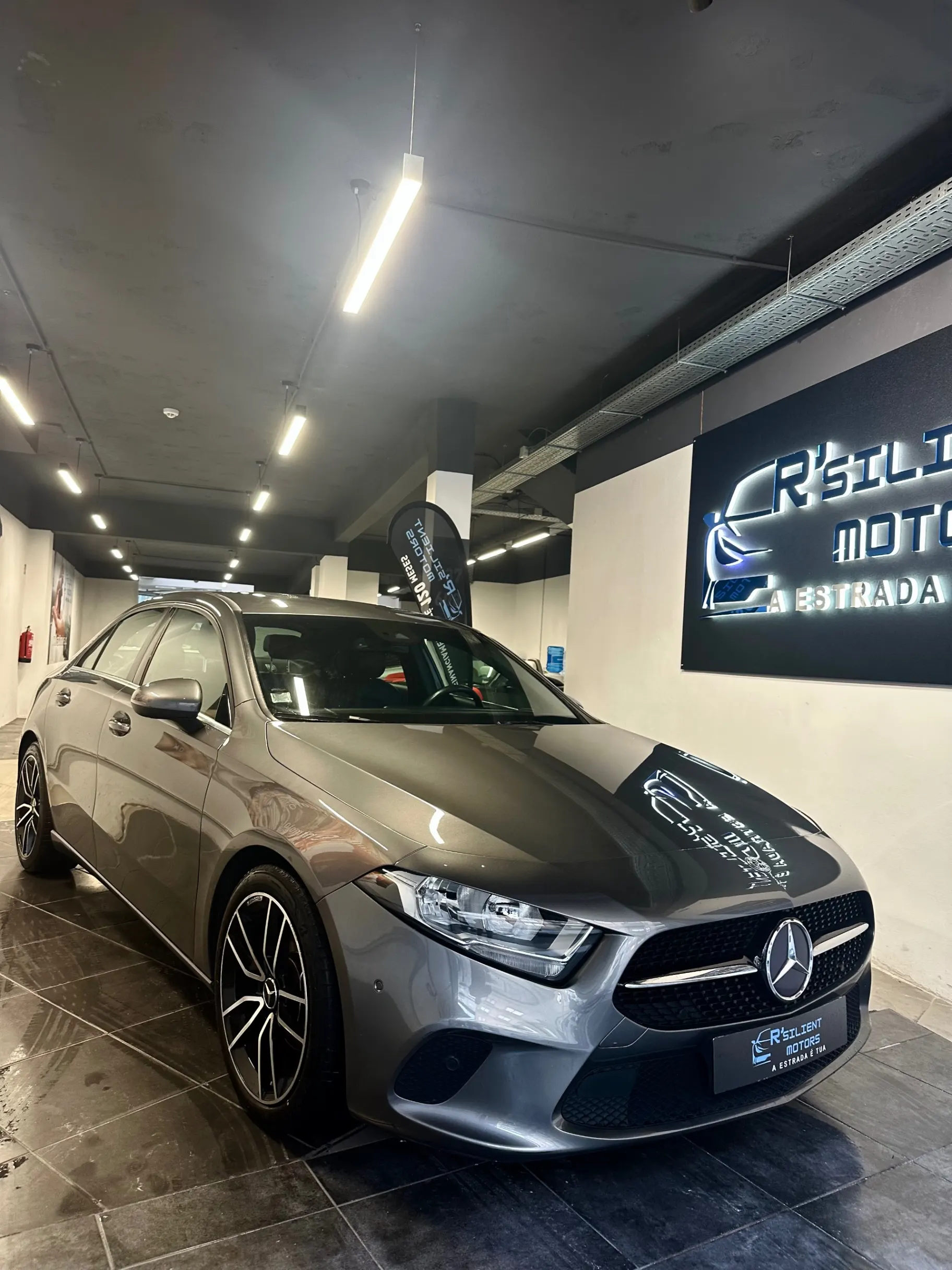 Mercedes-Benz A 180 Limousine d Progressive Aut. 4