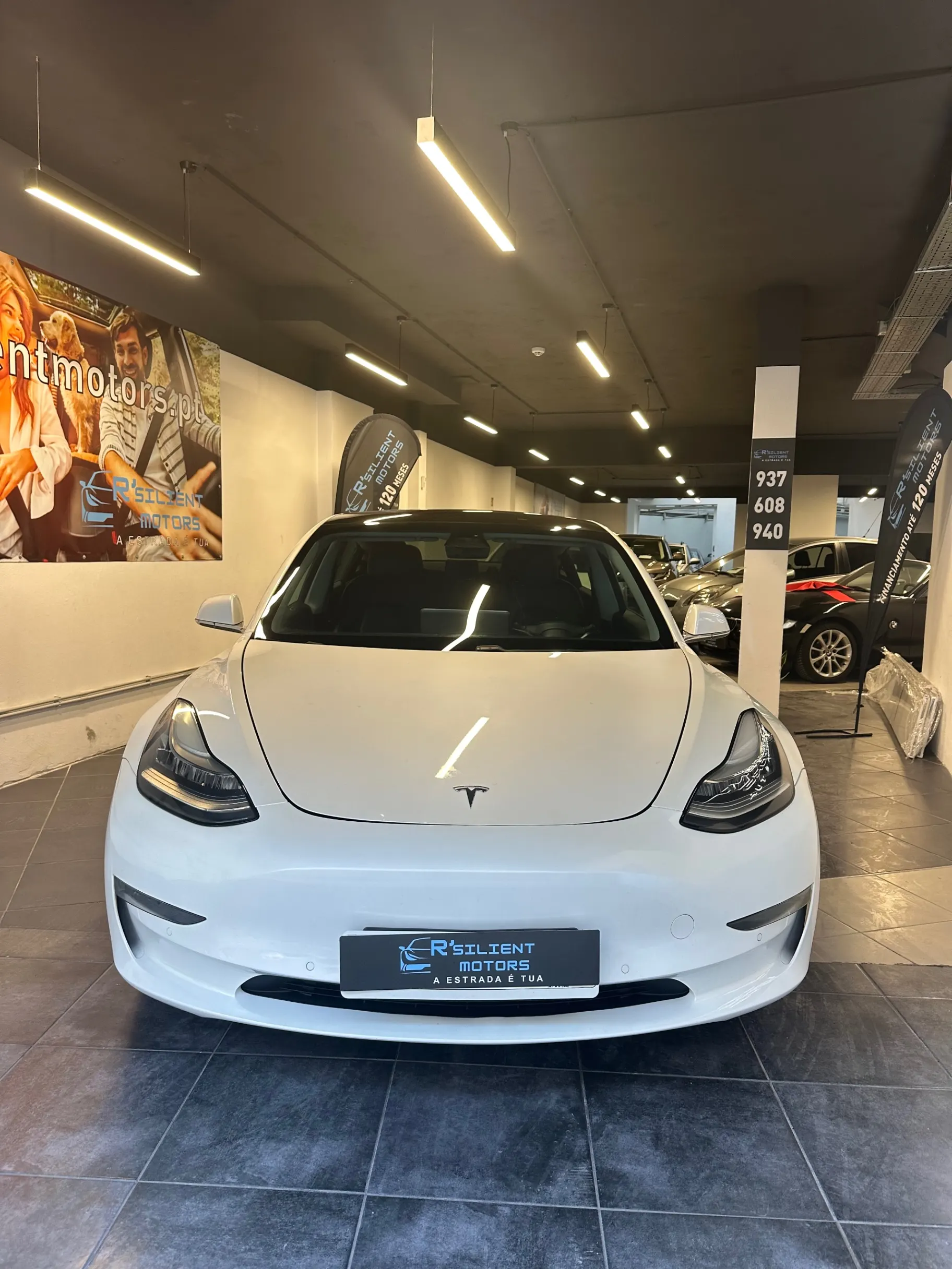 Tesla Model 3 Long Range Tração Traseira 3