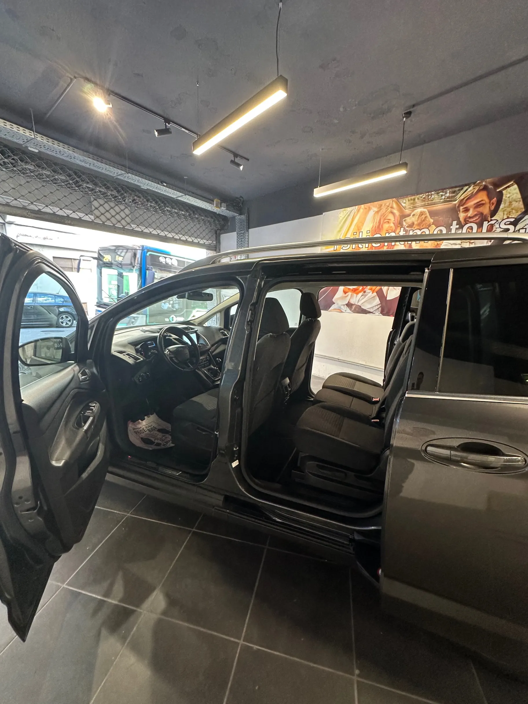 Ford Grand C-Max 1.5 TDCi Titanium S/S 5