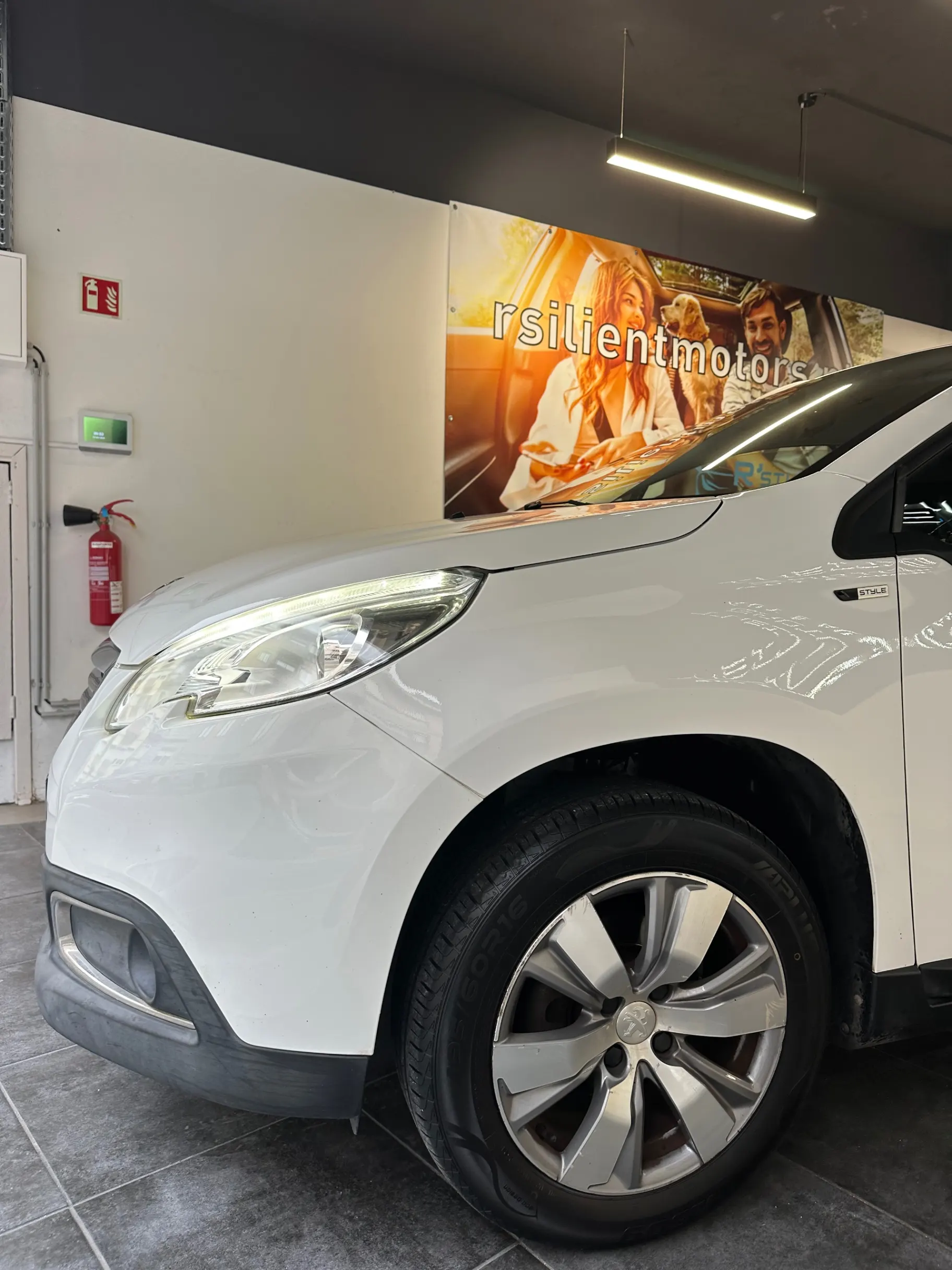 Peugeot 2008 1.2 PureTech Style 9
