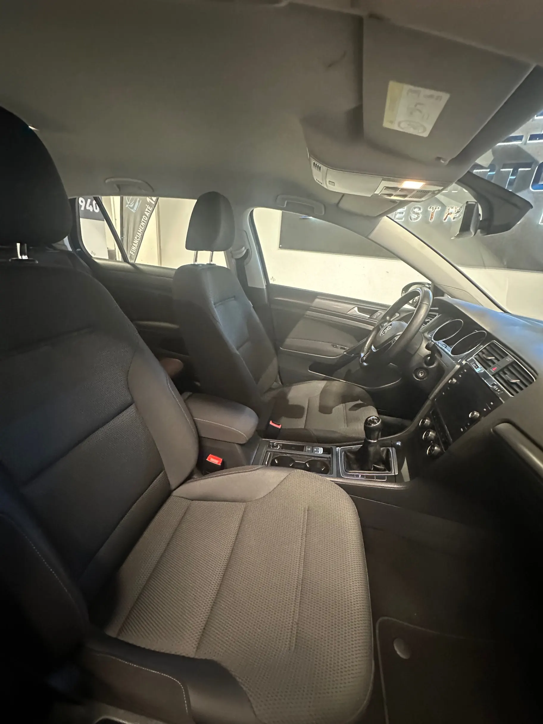 Volkswagen Golf 1.6 TDi BlueMotion Confortline 17