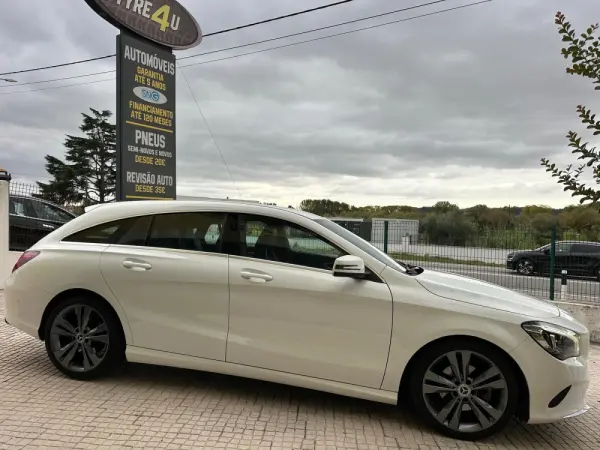 Mercedes-Benz CLA 180 d Shooting Brake Urban Aut. 9