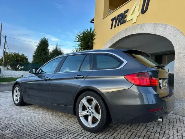 BMW 318 d Touring Auto Sport 8