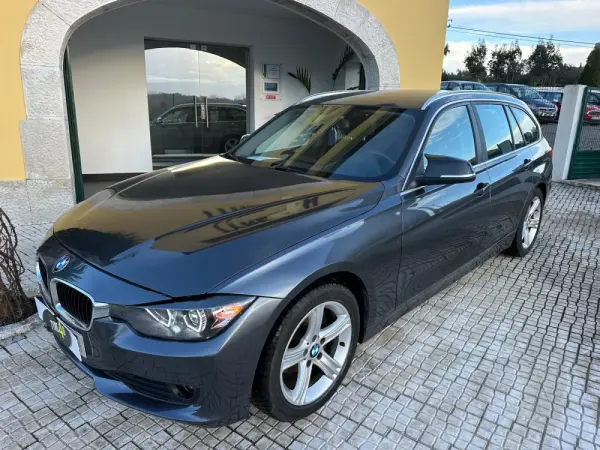 BMW 318 d Touring Auto Sport 12