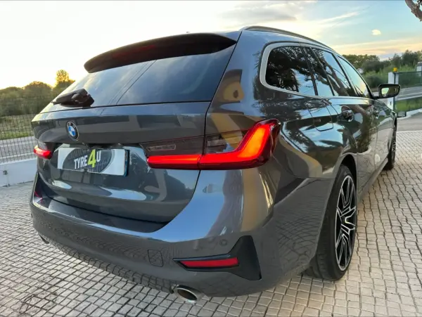 BMW 318 d Touring Advantage Auto 15