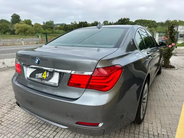 BMW 730 d Pack M 9
