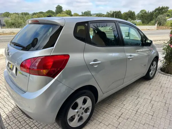 Kia Venga 1.6 CRDi TX ISG 8