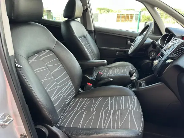 Kia Venga 1.6 CRDi TX ISG 11