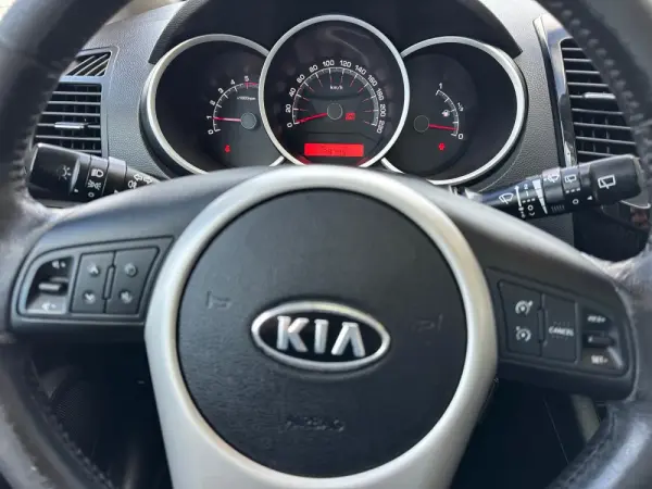Kia Venga 1.6 CRDi TX ISG 13
