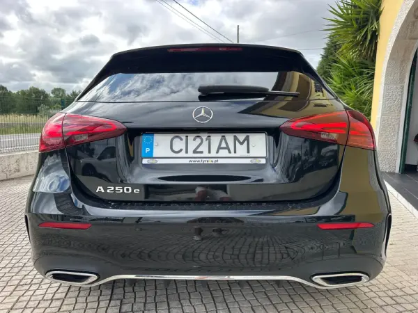 Mercedes-Benz A 250 e AMG Line 14