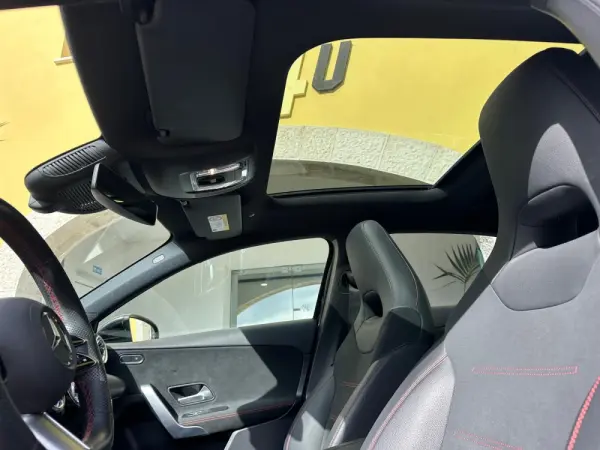Mercedes-Benz A 250 e AMG Line 23