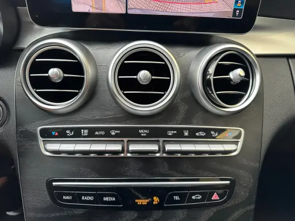 Mercedes-Benz C 300 de T 9G-TRONIC AMG Line 19