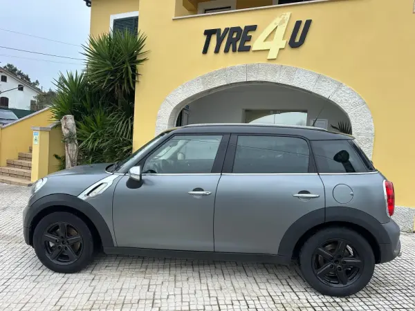 MINI Countryman Cooper D 8