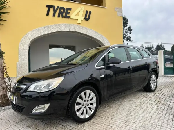 Opel Astra Caravan 1.7 CDTi Cosmo 1