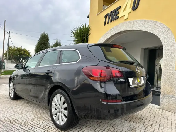 Opel Astra Caravan 1.7 CDTi Cosmo 3