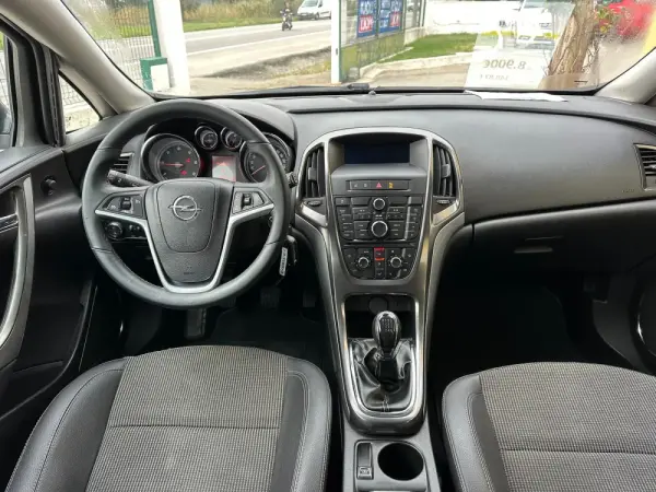 Opel Astra Caravan 1.7 CDTi Cosmo 11
